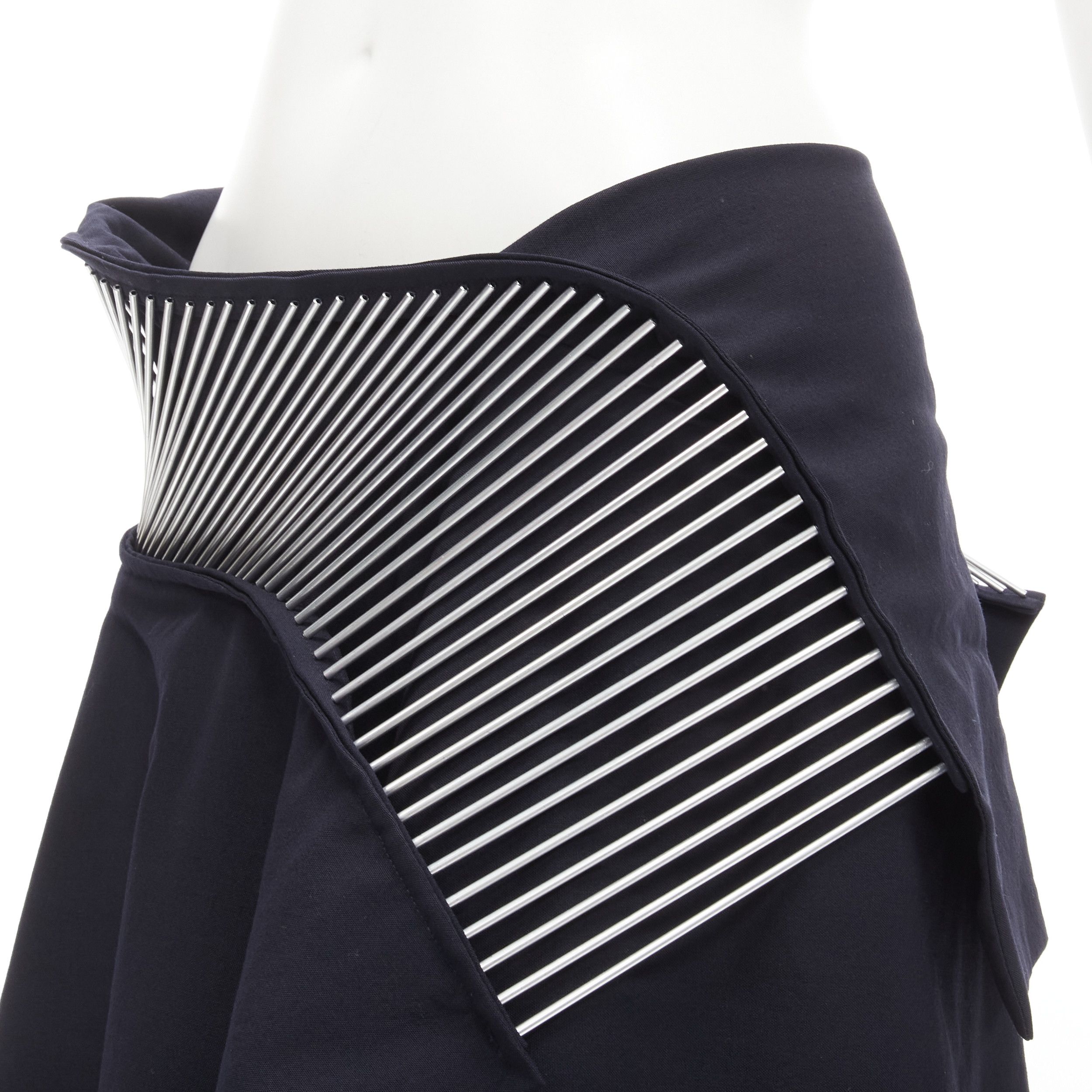 Junya Watanabe rare JUNYA WATANABE Vintage 1998 Runway silver architectural metal midi skirt Size 27" / US 4 / IT 40 - 10 Thumbnail