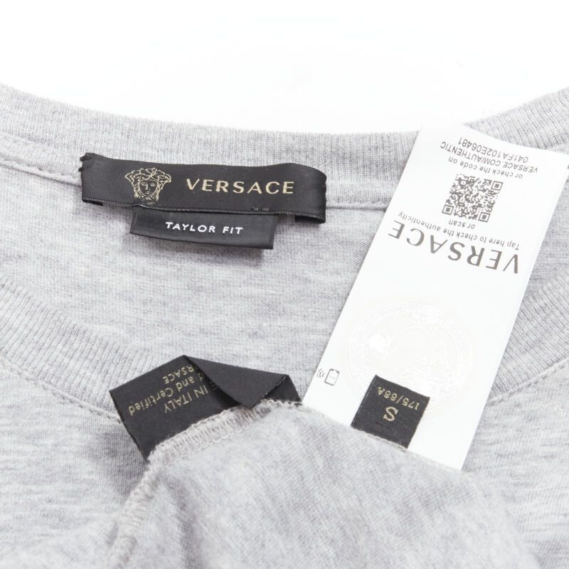 Versace VERSACE white Gianni Signature logo embroidery grey tshirt Taylor Fit S Size US S / EU 44-46 / 1 - 8 Thumbnail