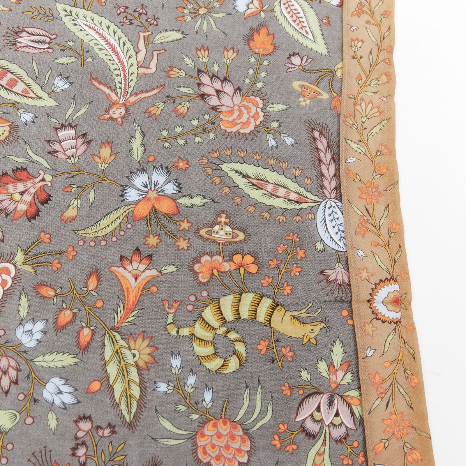 Vivienne Westwood VIVIENNE WESTWOOD orb logo mythical creatures floral handkerchief neckscarf Size ONE SIZE - 7 Thumbnail