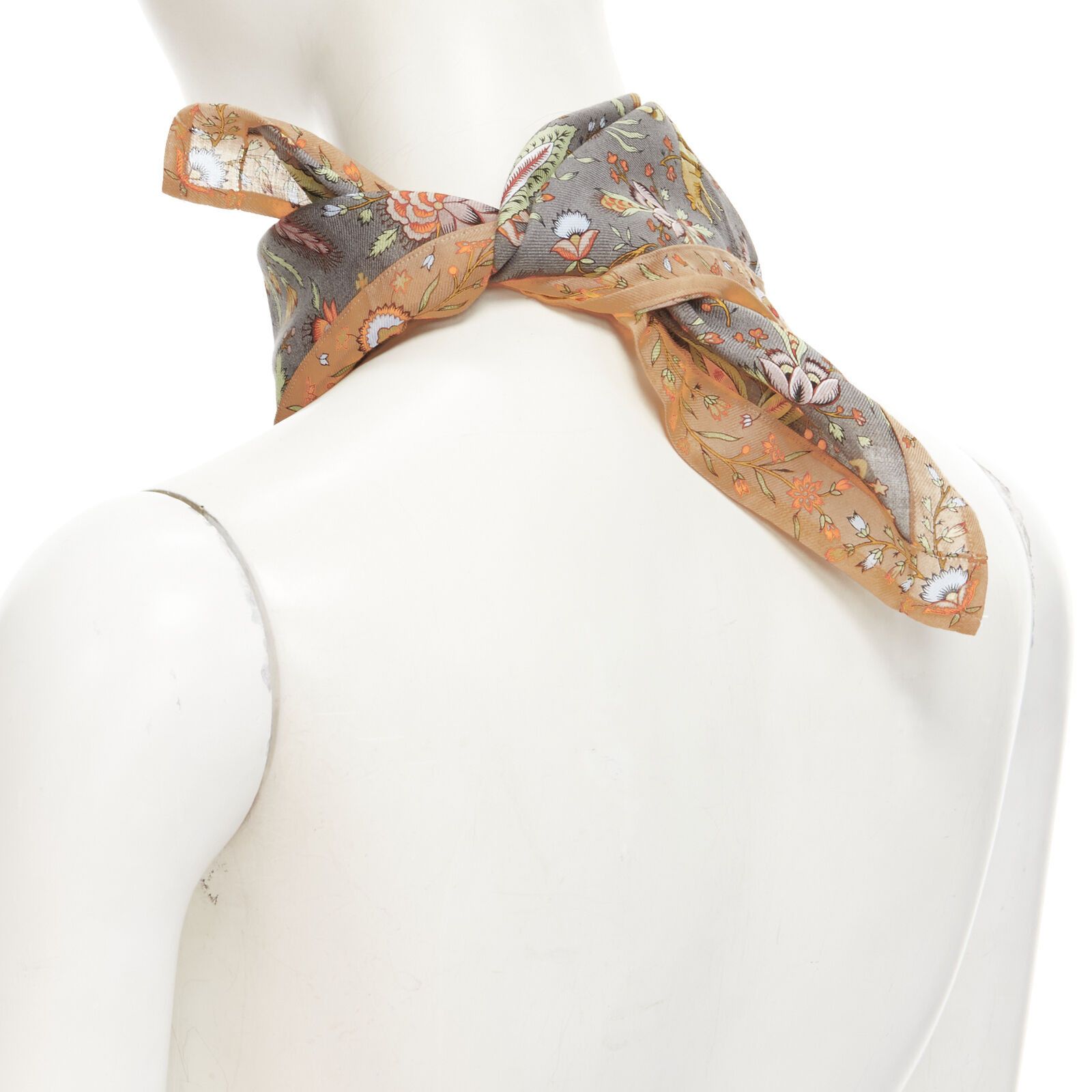 Vivienne Westwood VIVIENNE WESTWOOD orb logo mythical creatures floral handkerchief neckscarf Size ONE SIZE - 6 Thumbnail