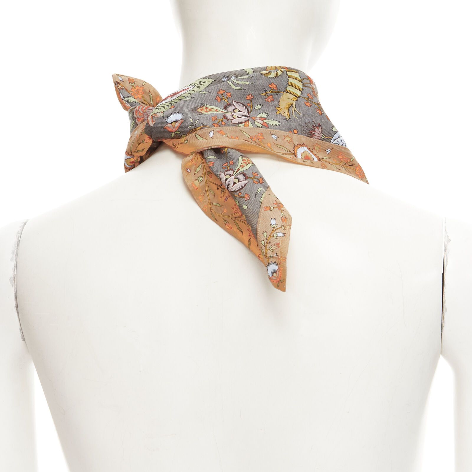 Vivienne Westwood VIVIENNE WESTWOOD orb logo mythical creatures floral handkerchief neckscarf Size ONE SIZE - 5 Thumbnail