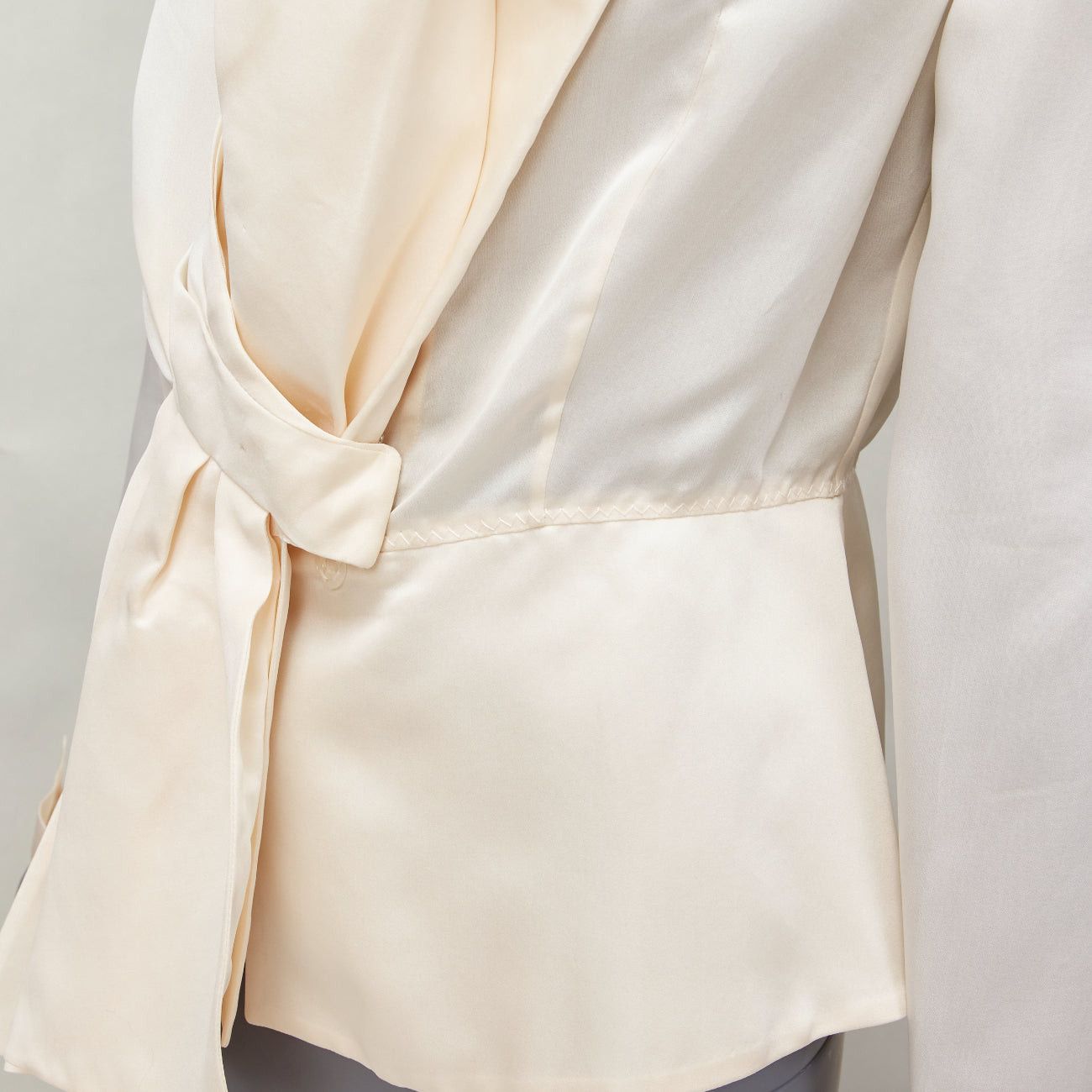 Gianfranco Ferre GIANFRANCO FERRE Vintage cream silk XL bow detail power shoulder jacket IT44 L Size M / US 6-8 / IT 42-44 - 8 Thumbnail