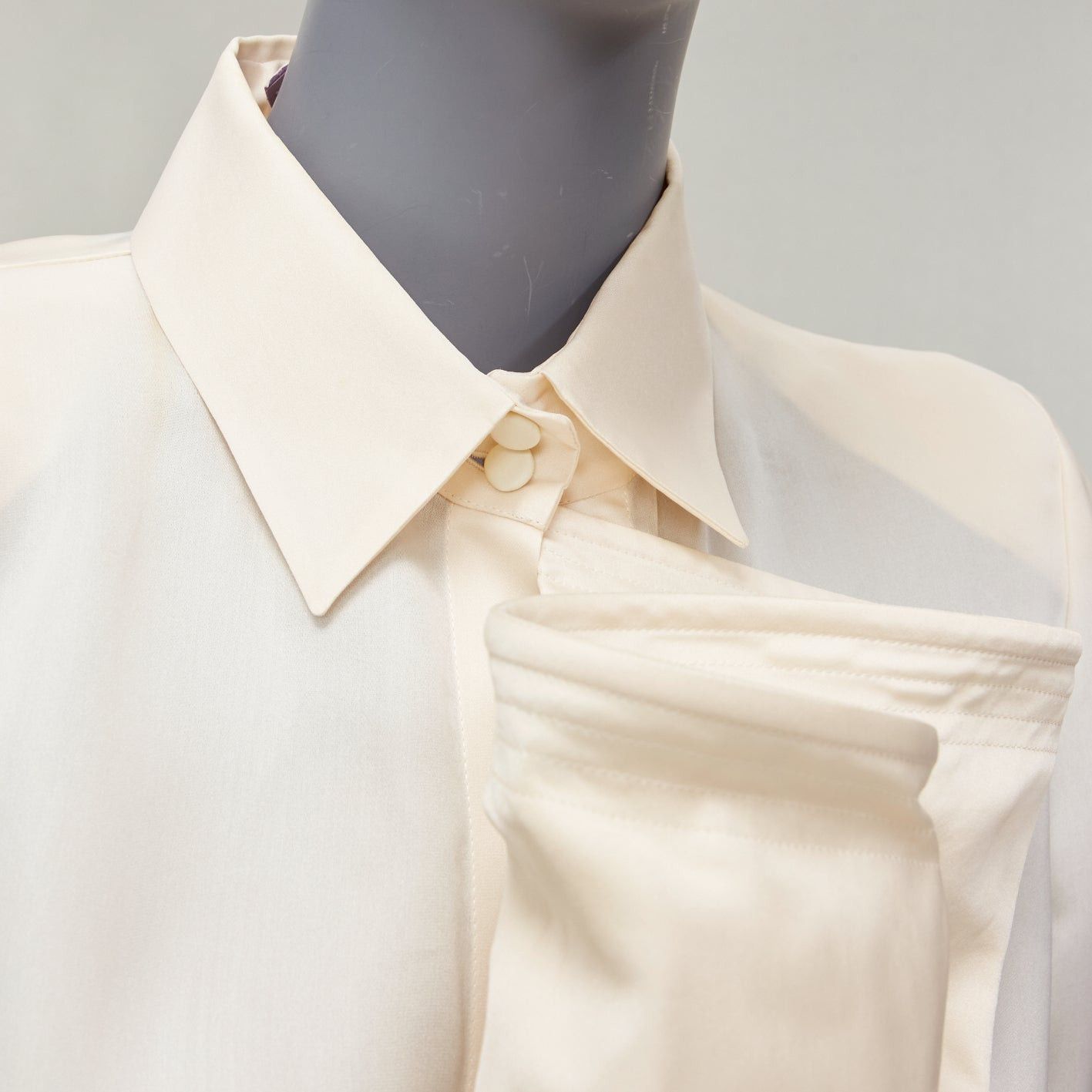 Gianfranco Ferre GIANFRANCO FERRE Vintage cream silk XL bow detail power shoulder jacket IT44 L Size M / US 6-8 / IT 42-44 - 7 Thumbnail