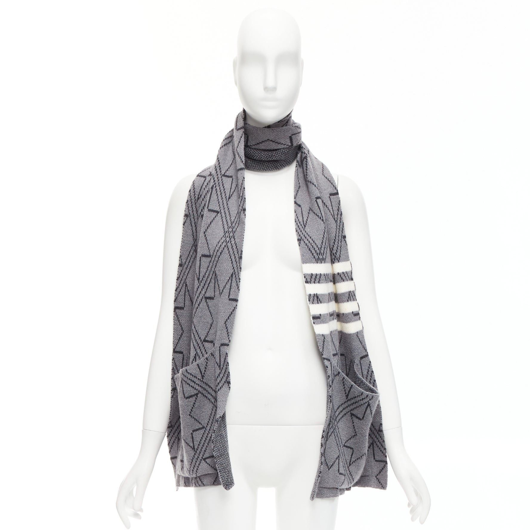 Thom Browne THOM BROWNE grey black graphic star 4 bar stripes pocketed long scarf Size ONE SIZE - 8 Thumbnail