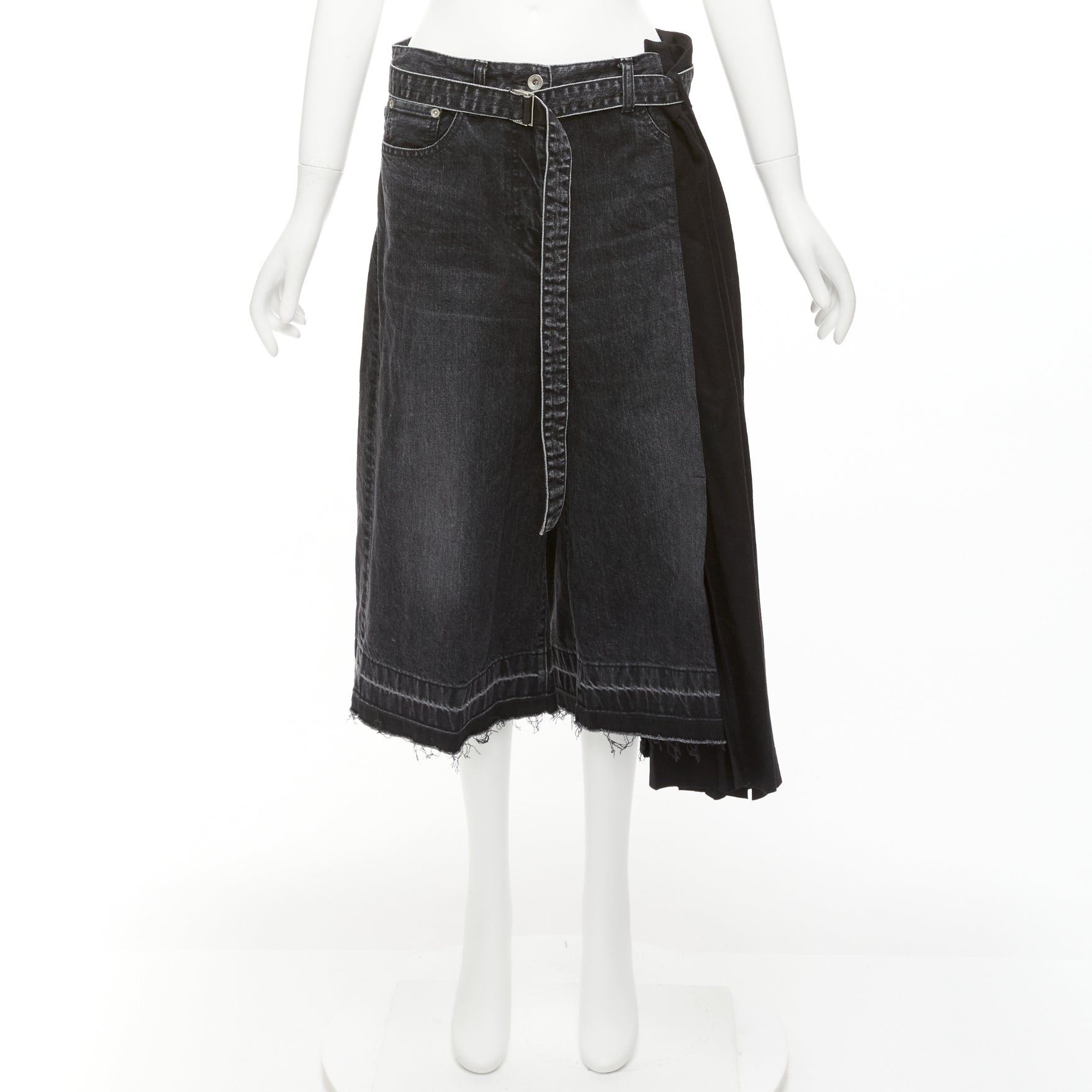 Sacai SACAI 2020 black cotton wool nylon denim pleats deconstruction shorts JP3 L Size 30" / US 8 / IT 44 - 9 Thumbnail