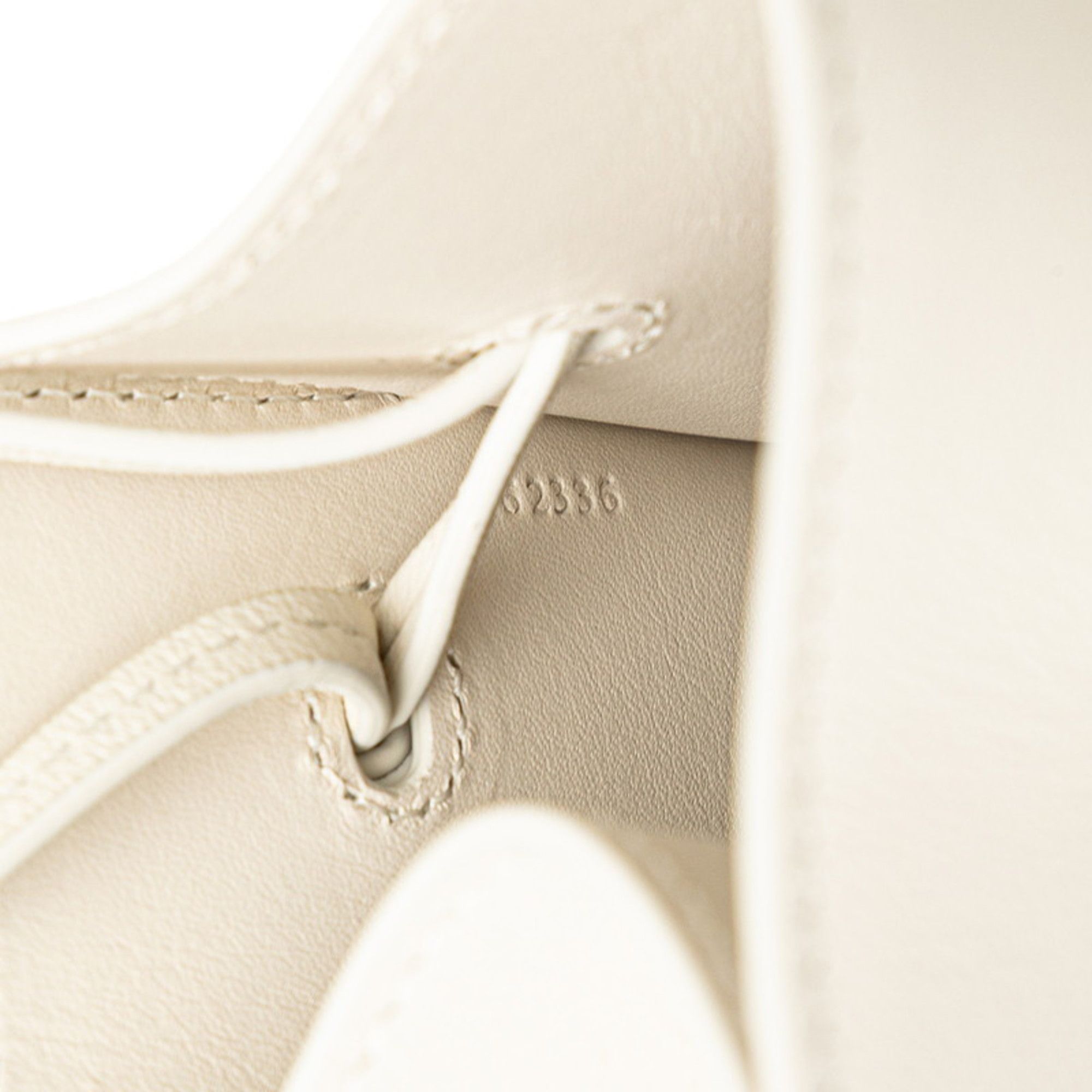 Loewe LOEWE Anagram Dice Pocket Crossbody Shoulder Bag in Off-White Leather for Women Size ONE SIZE - 10 Thumbnail