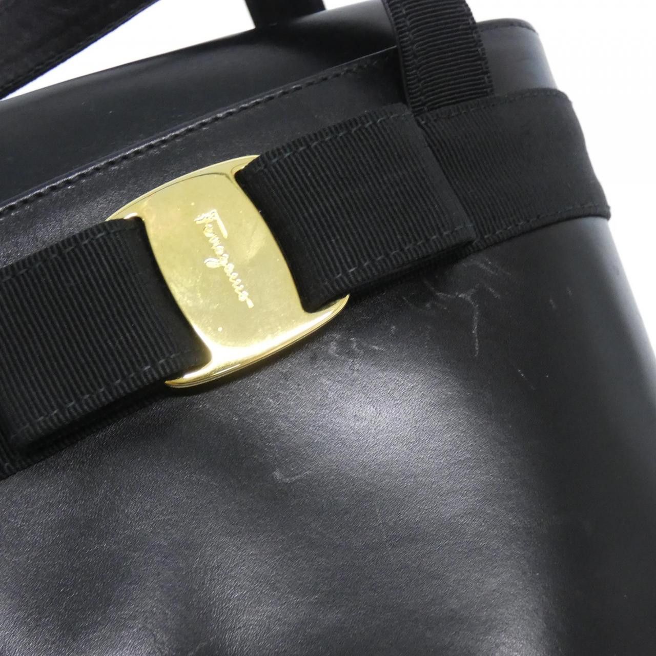 Salvatore Ferragamo Salvatore Ferragamo Salvatore Ferragamo Leather Bag Leather Shoulder Bag 21 6161 DUTY FREE for USA Size ONE SIZE - 6 Thumbnail