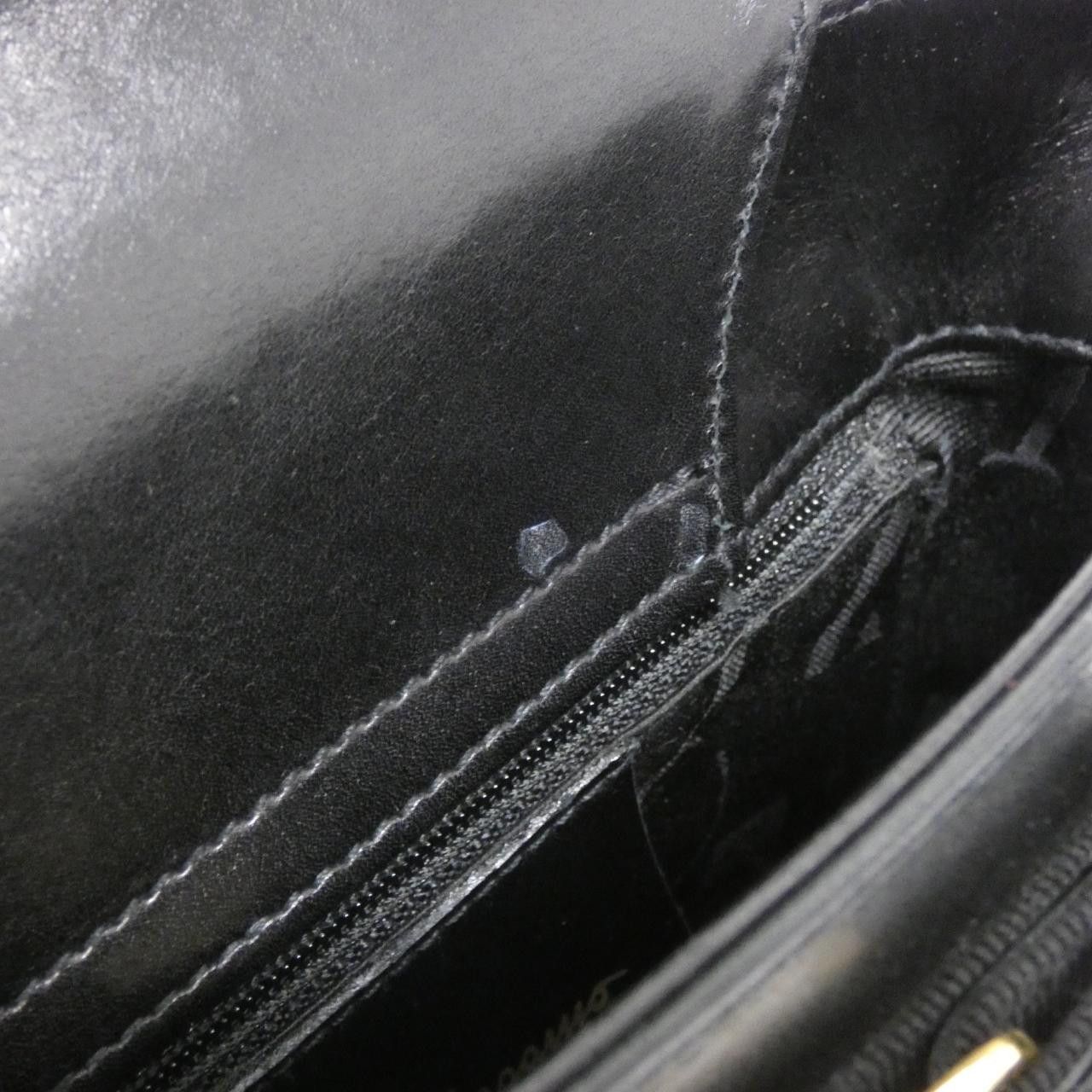 Salvatore Ferragamo Salvatore Ferragamo Salvatore Ferragamo Leather Bag Leather Shoulder Bag 21 6161 DUTY FREE for USA Size ONE SIZE - 10 Thumbnail