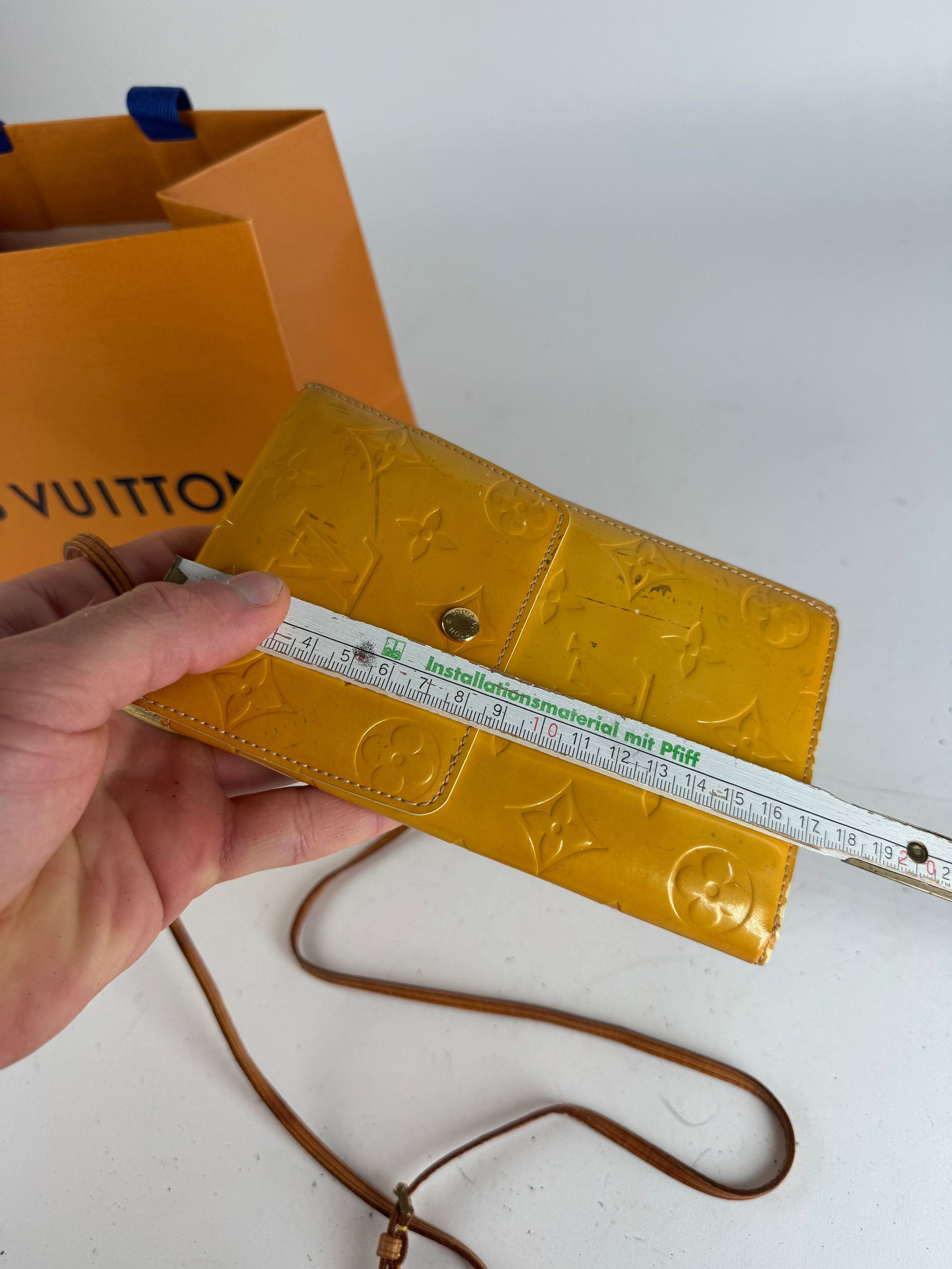 Louis Vuitton Vintage Vernis Leather Messenger Bag Yellow Size ONE SIZE - 12 Thumbnail