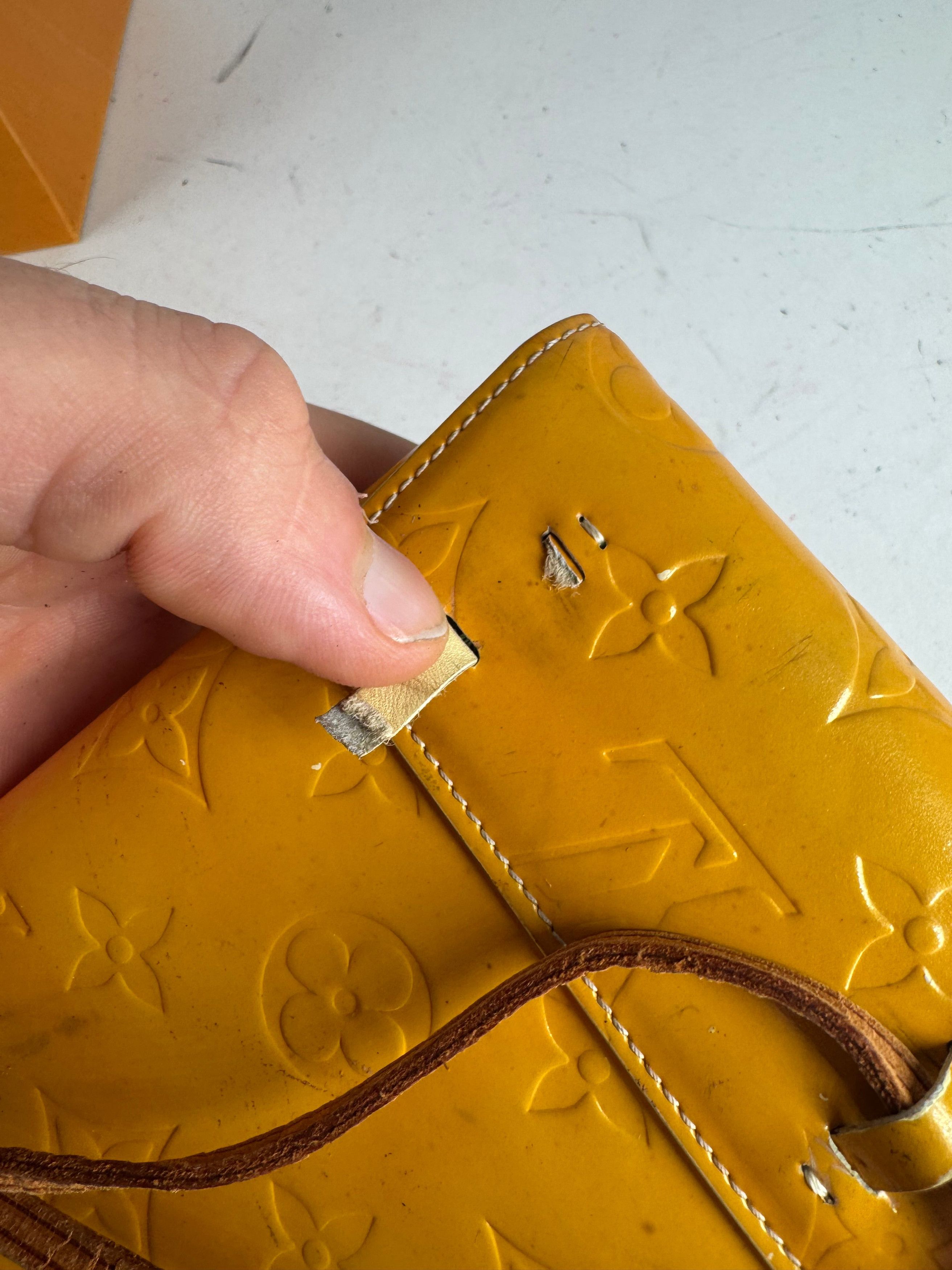 Louis Vuitton Vintage Vernis Leather Messenger Bag Yellow Size ONE SIZE - 4 Thumbnail