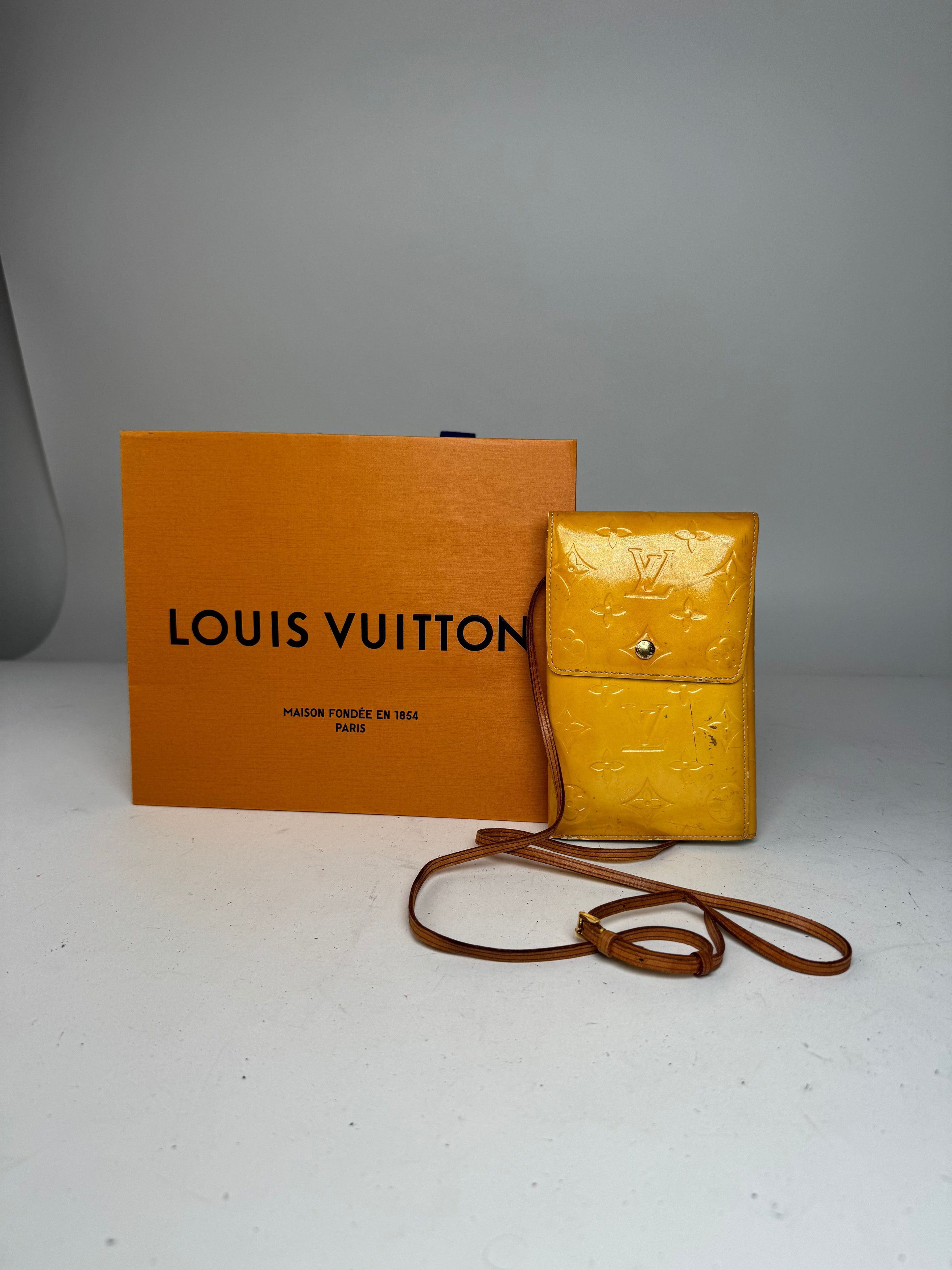 Louis Vuitton Vintage Vernis Leather Messenger Bag Yellow Size ONE SIZE - 13 Thumbnail