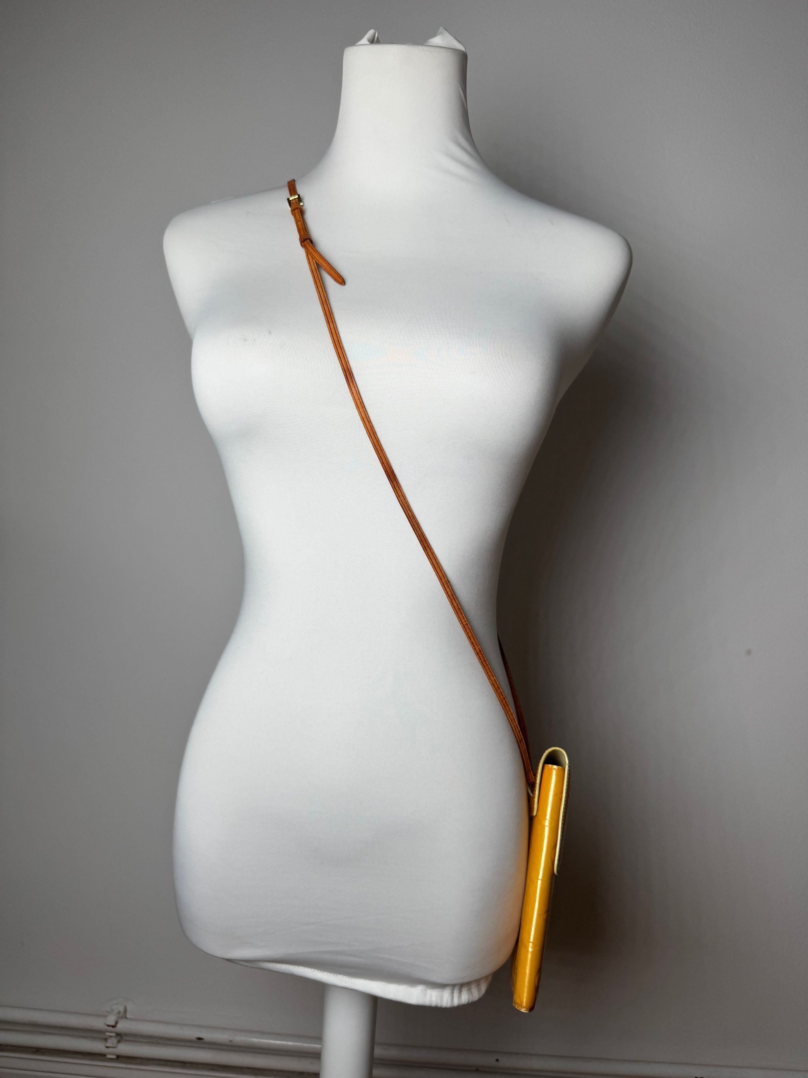 Louis Vuitton Vintage Vernis Leather Messenger Bag Yellow Size ONE SIZE - 6 Thumbnail