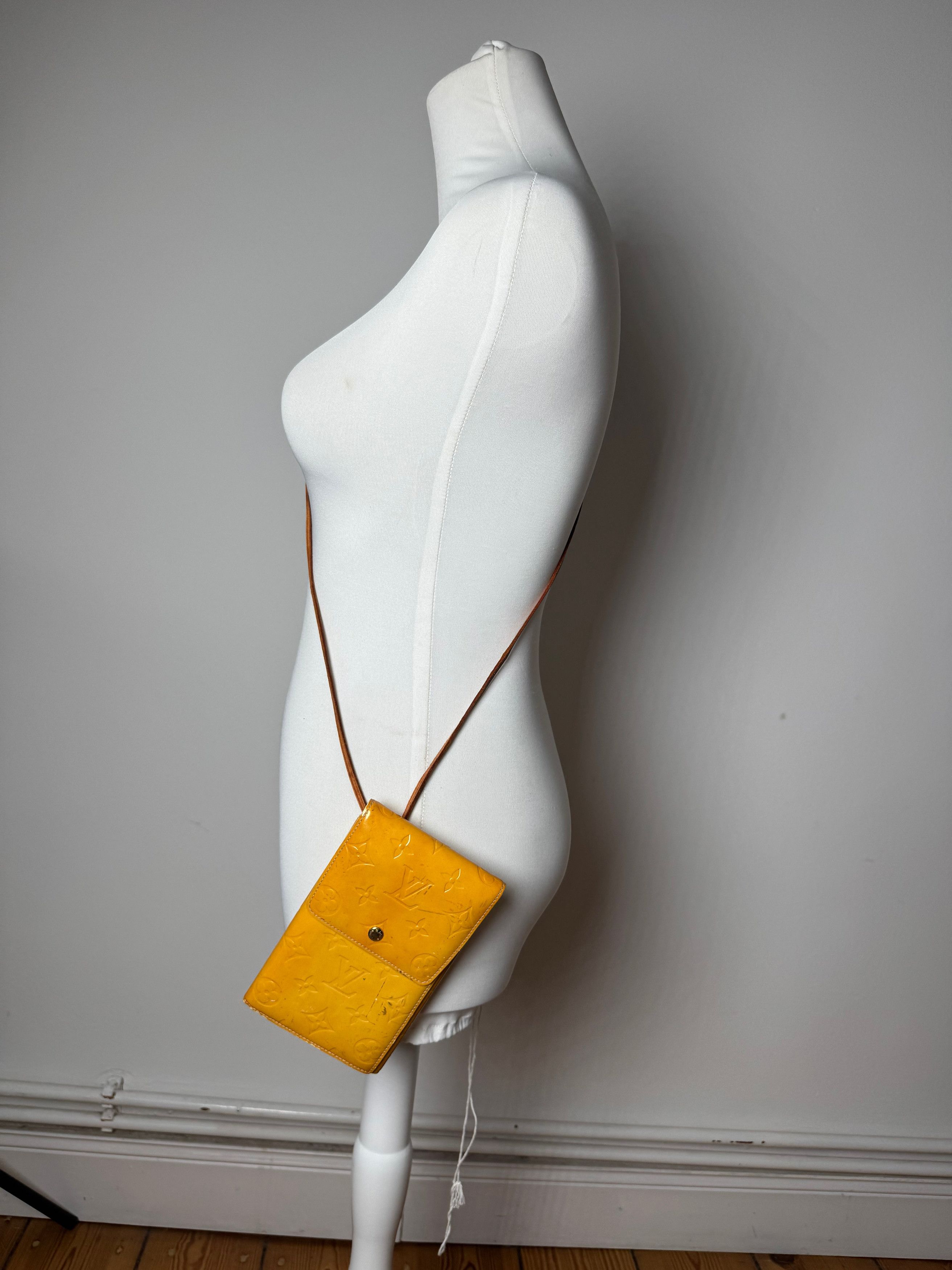 Louis Vuitton Vintage Vernis Leather Messenger Bag Yellow Size ONE SIZE - 7 Thumbnail