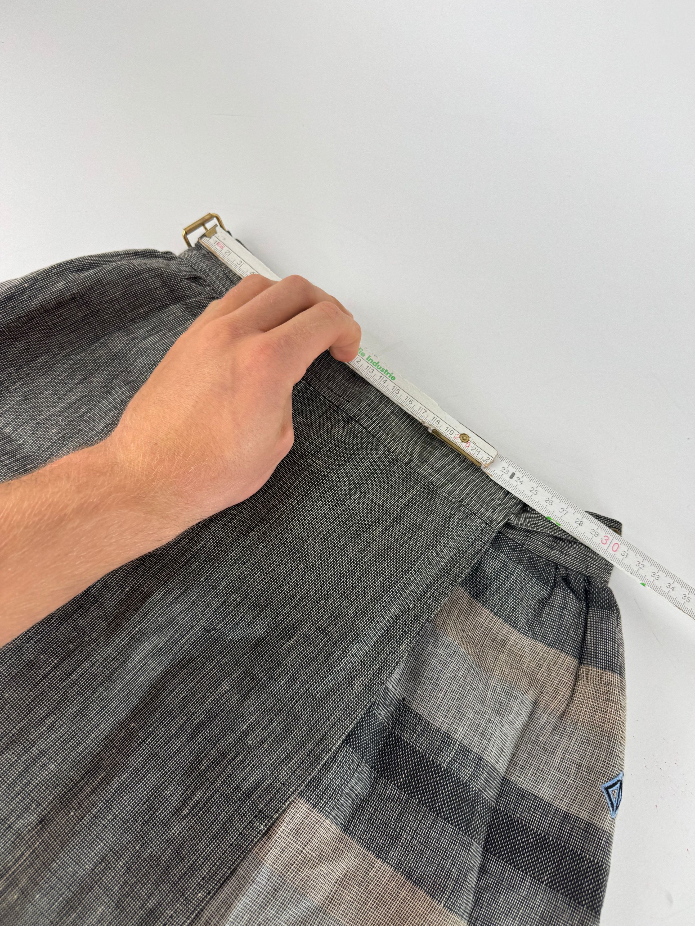 Dior Vintage Asymetric Checked Wool Skirt M Grey Size 30" / US 8 / IT 44 - 7 Thumbnail