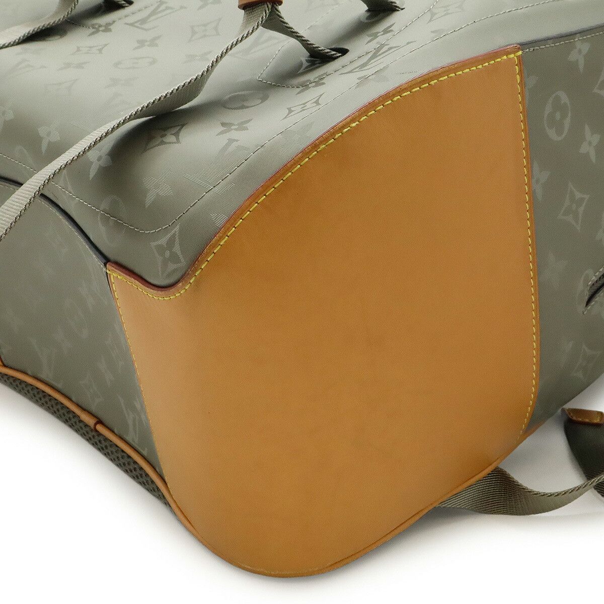 Louis Vuitton Louis Vuitton Louis Vuitton Monogram Titanium Backpack Canvas Backpack M43881 DUTY FREE for USA Size ONE SIZE - 3 Thumbnail