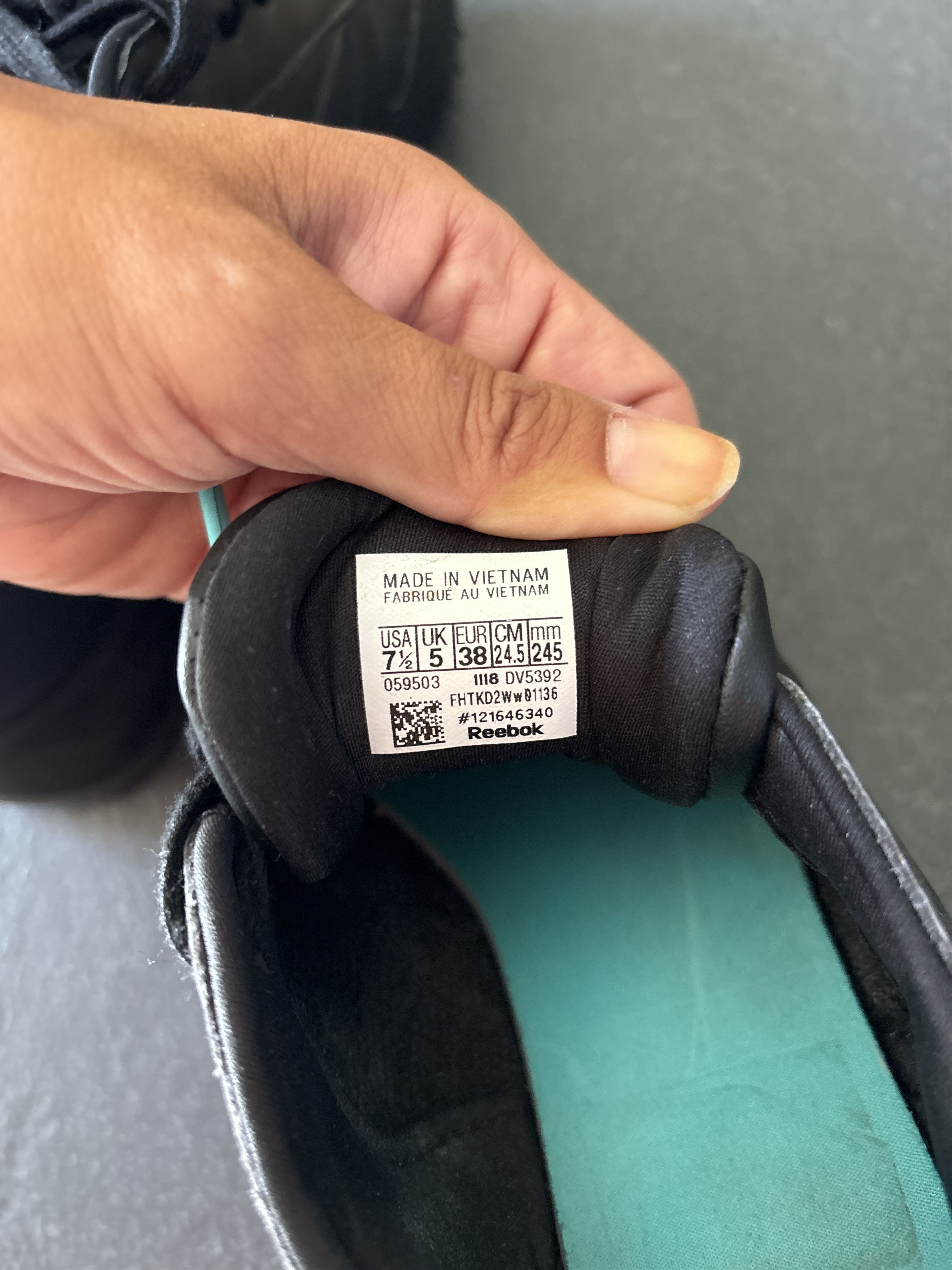 Reebok Reebok Reebok C Lthr Reebok X Gigi Hadid Svart Sneakers Size US 8 / IT 38 - 3 Thumbnail