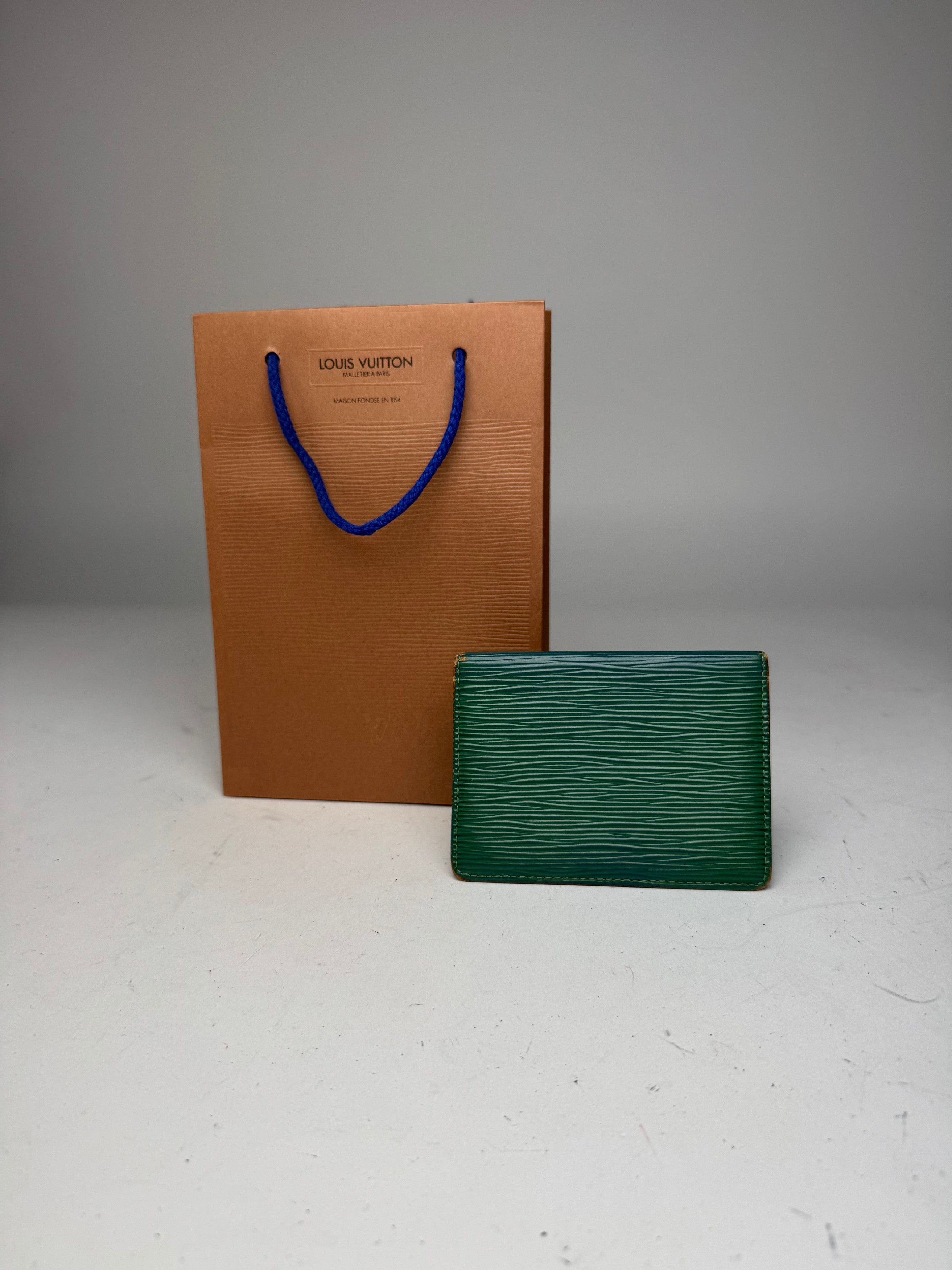 Louis Vuitton Vintage EPI Leather Card Holder Green Size ONE SIZE - 2 Thumbnail