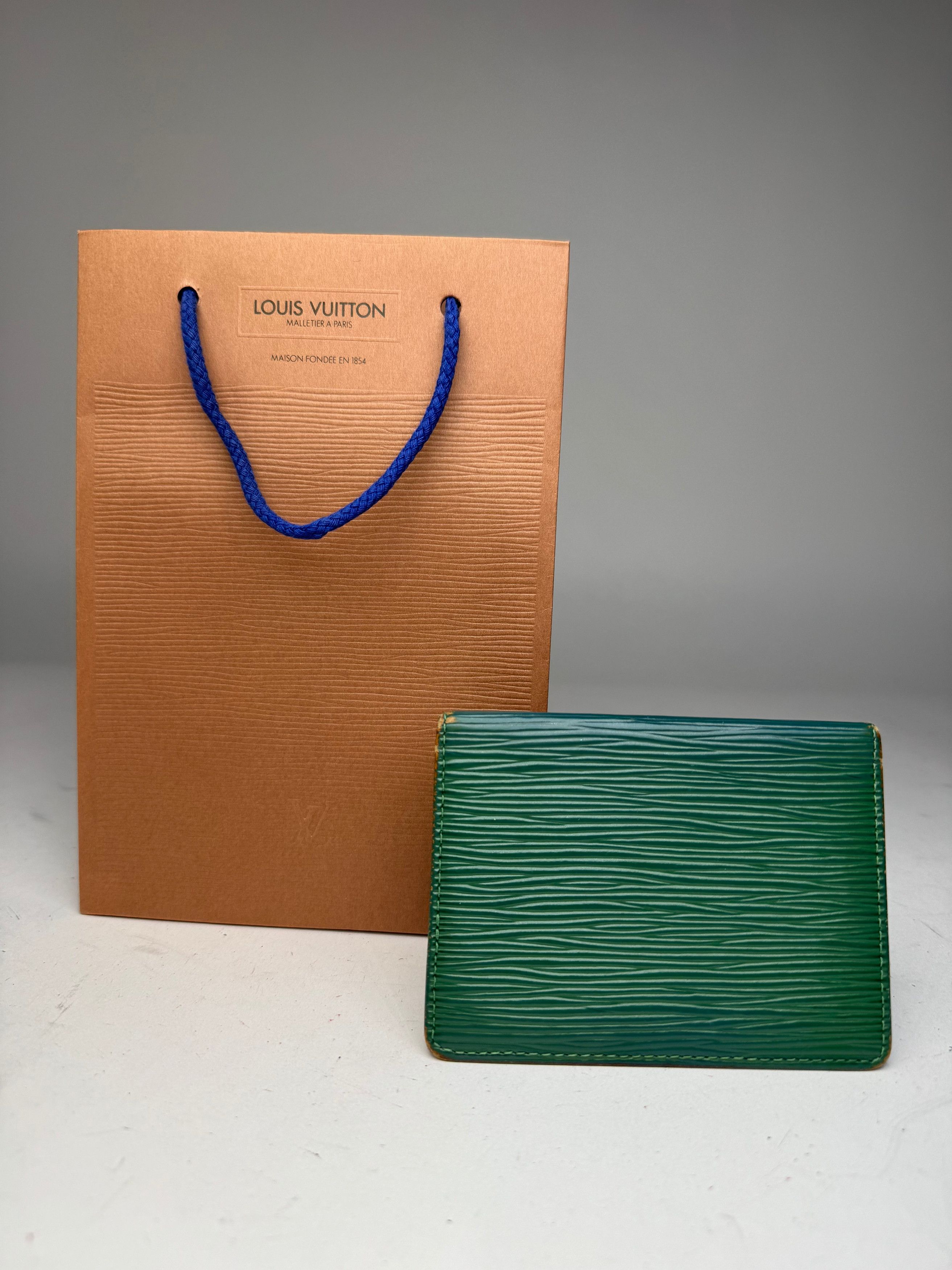 Louis Vuitton Vintage EPI Leather Card Holder Green Size ONE SIZE - 9 Thumbnail