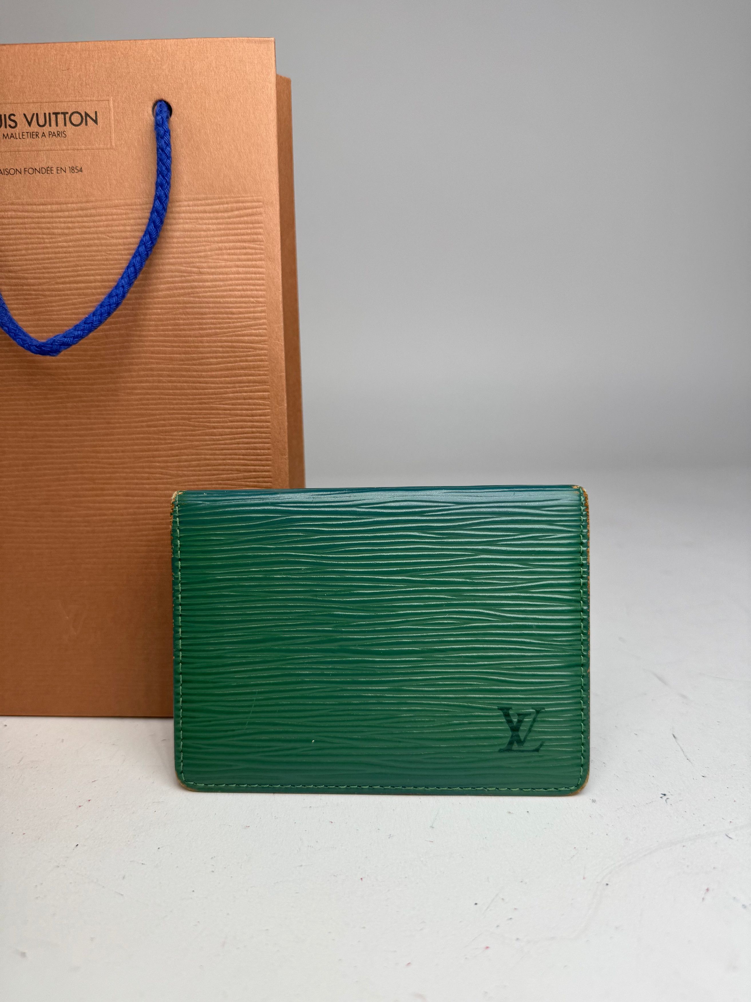 Louis Vuitton Vintage EPI Leather Card Holder Green Size ONE SIZE - 7 Thumbnail