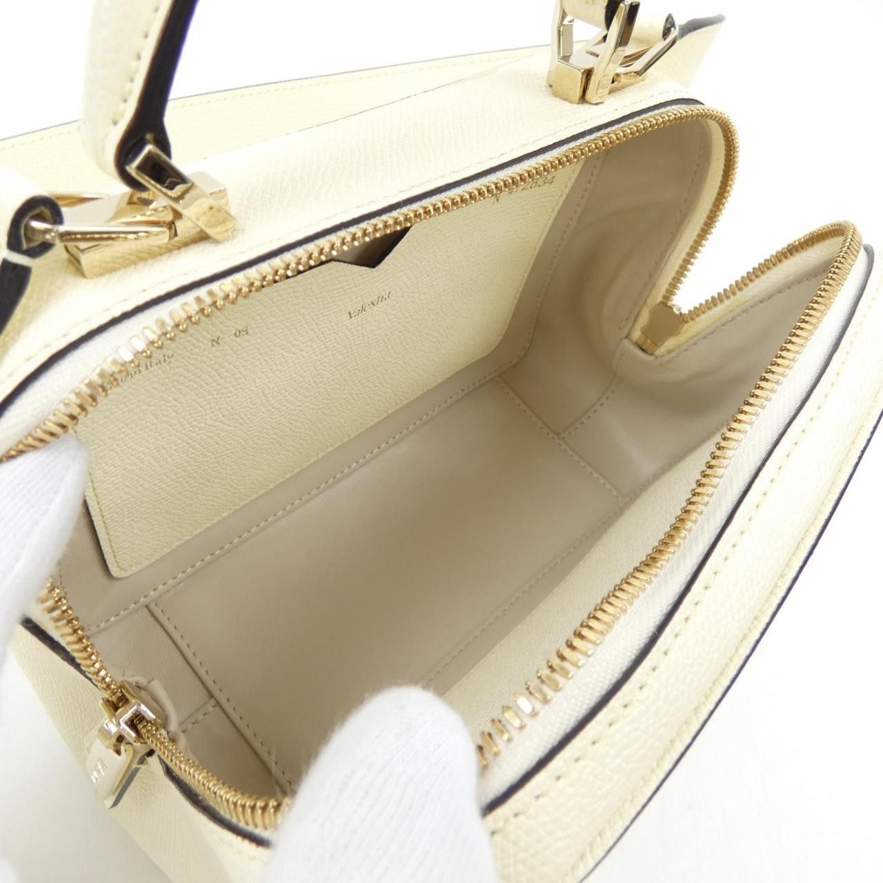 Valextra Valextra Valextra Soft Calfskin Bag Leather Shoulder Bag WBSS0016028LOC99 DUTY FREE for USA Size ONE SIZE - 6 Thumbnail