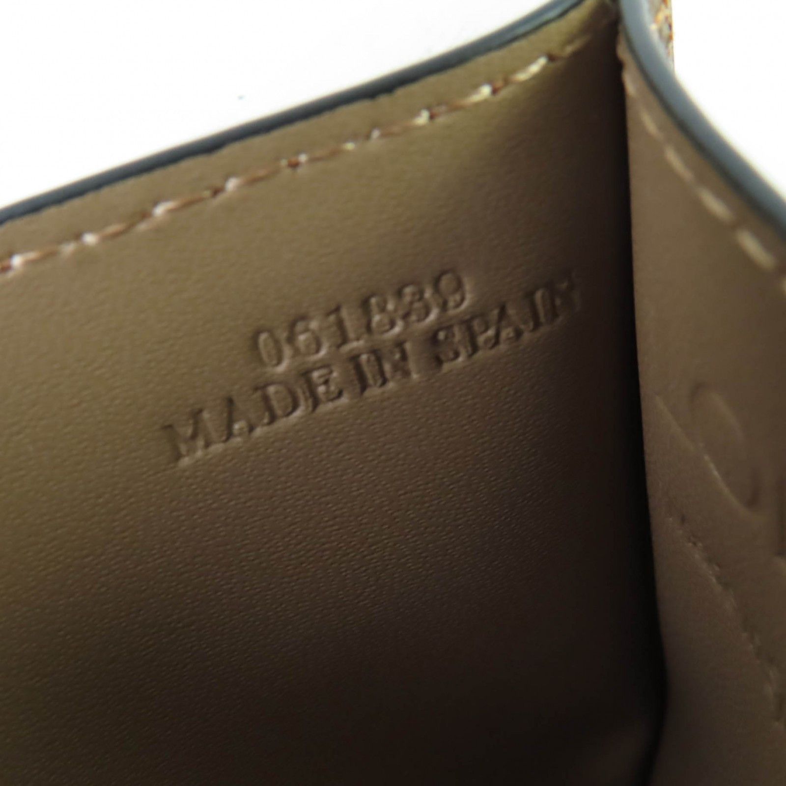 Loewe Loewe Loewe Puzzle Anagram Leather Card Case Leather Card Case DUTY FREE for USA Size ONE SIZE - 9 Thumbnail