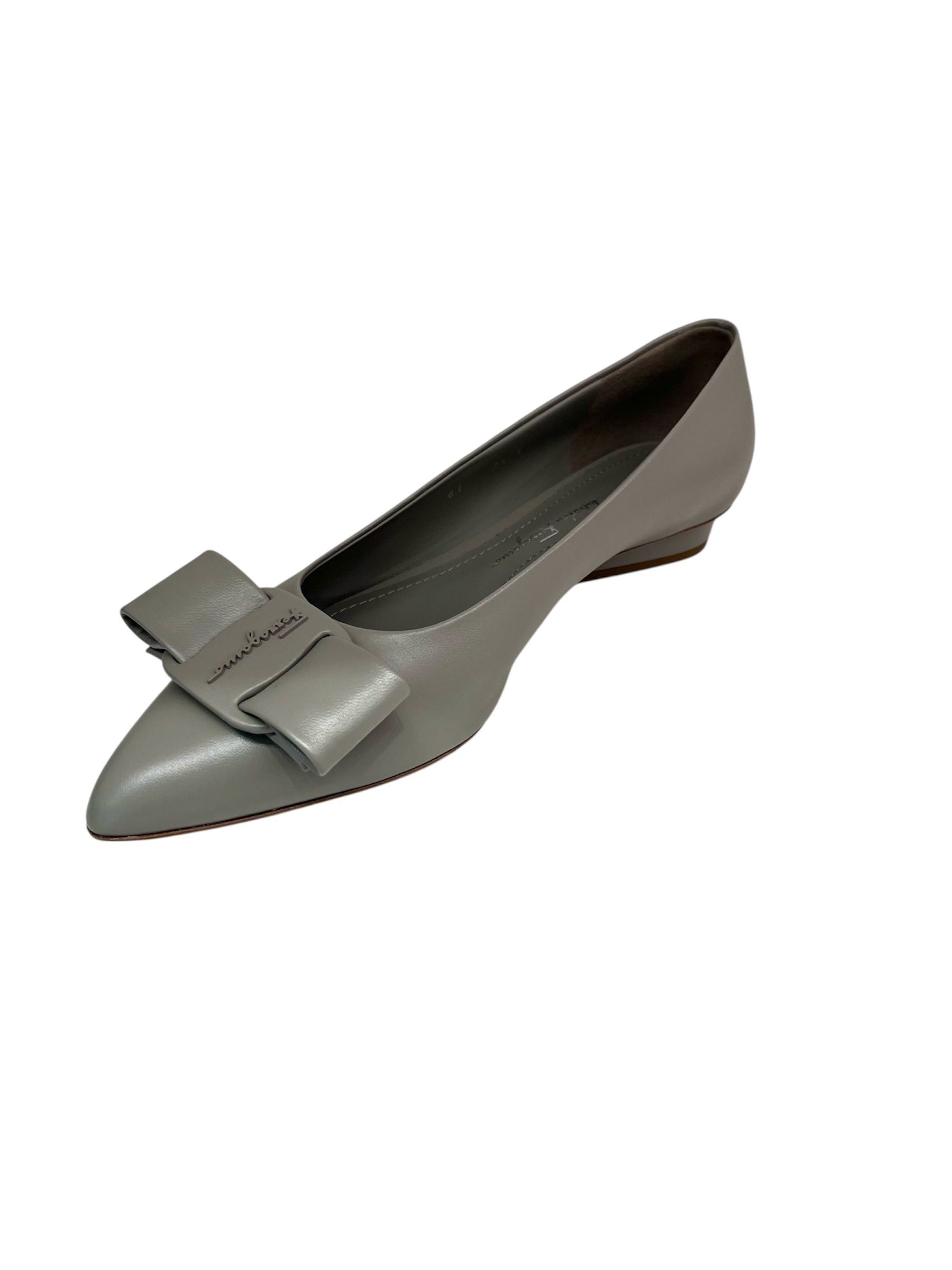 Salvatore Ferragamo Ferragamo Logo Bow Leather Flats SIZE 9 Size ONE SIZE - 2 Thumbnail