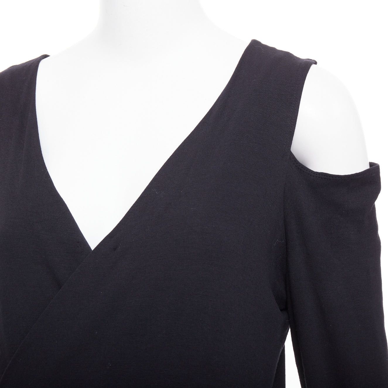 Donna Karan DONNA KARAN black jersey cold shoulder long sleeve side drape dress L Size M / US 6-8 / IT 42-44 - 2 Thumbnail