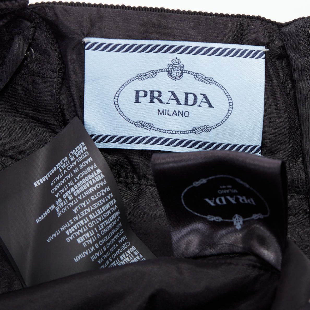 Prada PRADA 2015 Runway Vampire black red wool silk bow shoulder belted dress IT38 XS Size XS / US 0-2 / IT 36-38 - 9 Thumbnail