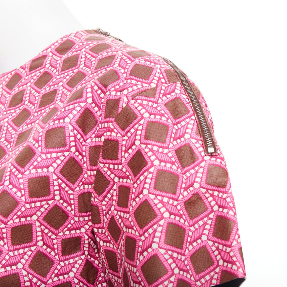 Louis Vuitton rare LOUIS VUITTON leather pink enlarged lattice lace print boxy top FR34 XS Size XS / US 0-2 / IT 36-38 - 2 Thumbnail