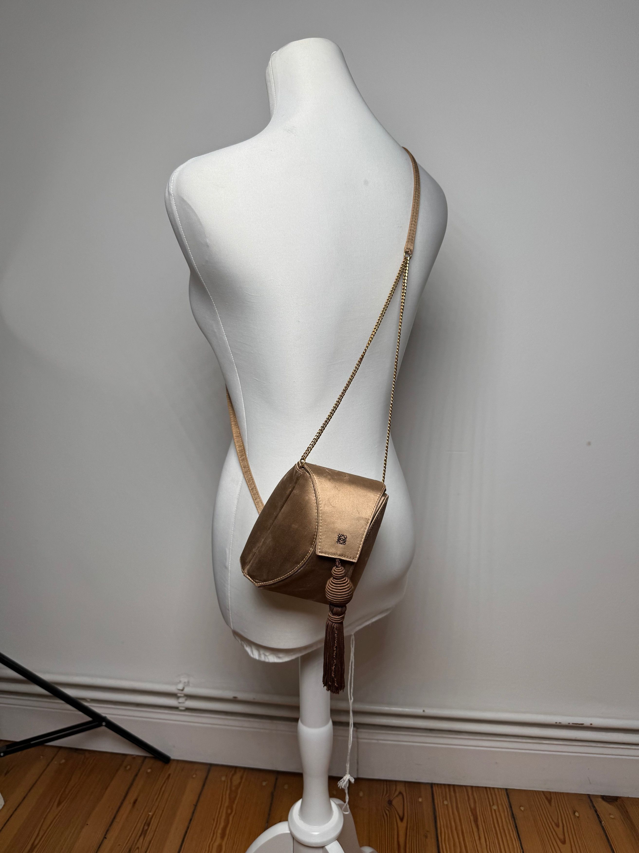 Loewe Vintage Madrid 2Way Crossbody Bag Gold Size ONE SIZE - 6 Thumbnail