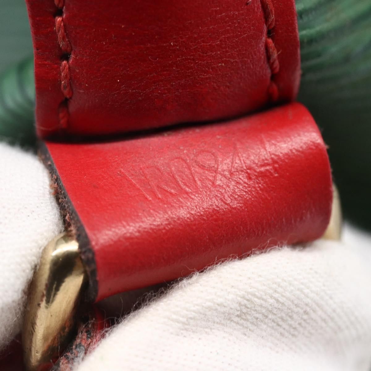 Louis Vuitton Louis Vuitton Petit Noe Two Tone Epi Leather Size ONE SIZE - 7 Thumbnail