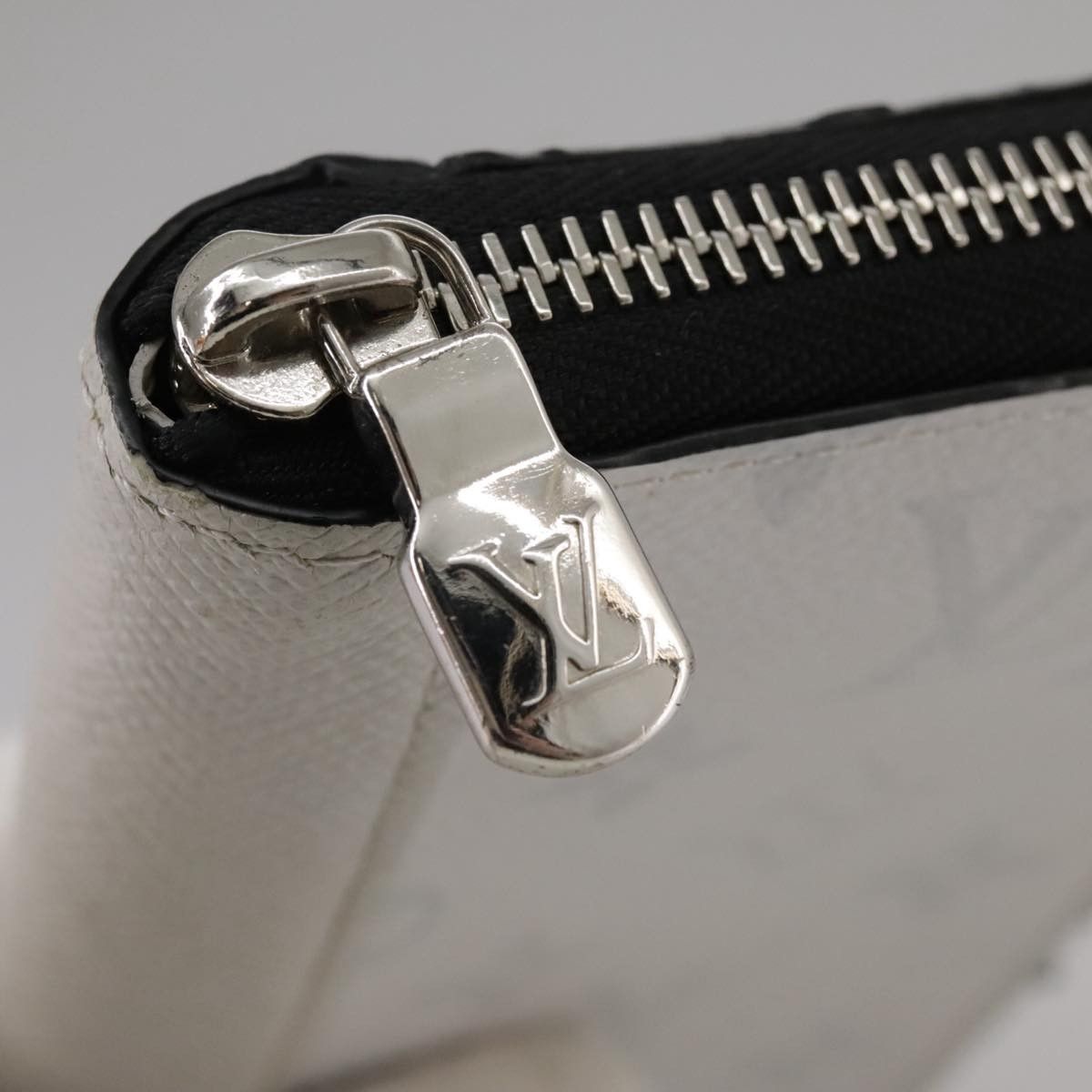 Louis Vuitton Louis Vuitton Zippy wallet vertical Taiga leather Size ONE SIZE - 14 Thumbnail