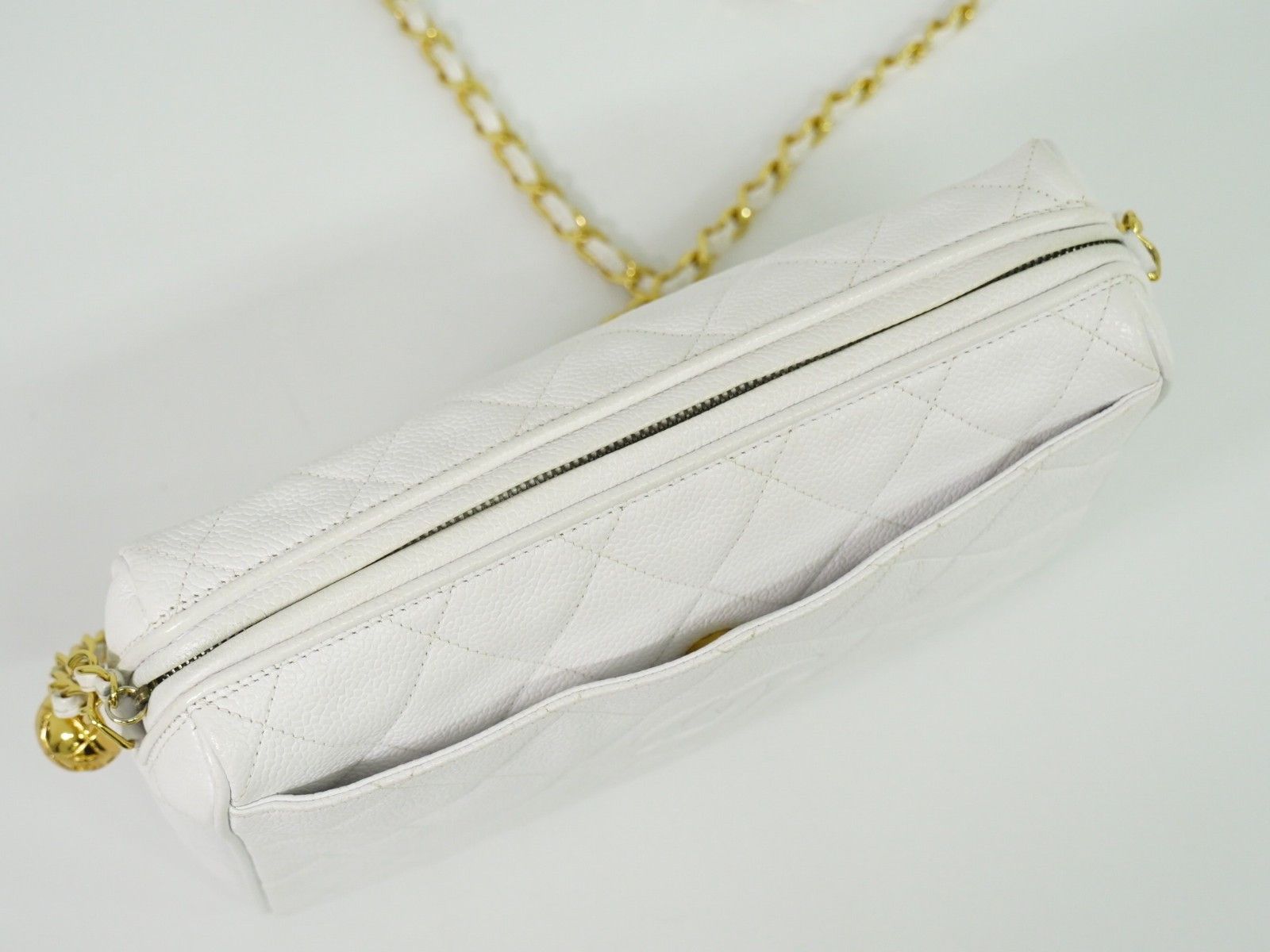 Chanel Chanel Vintage Diamond CC Camera Shoulder Bag Quilted Caviar Size ONE SIZE - 14 Thumbnail
