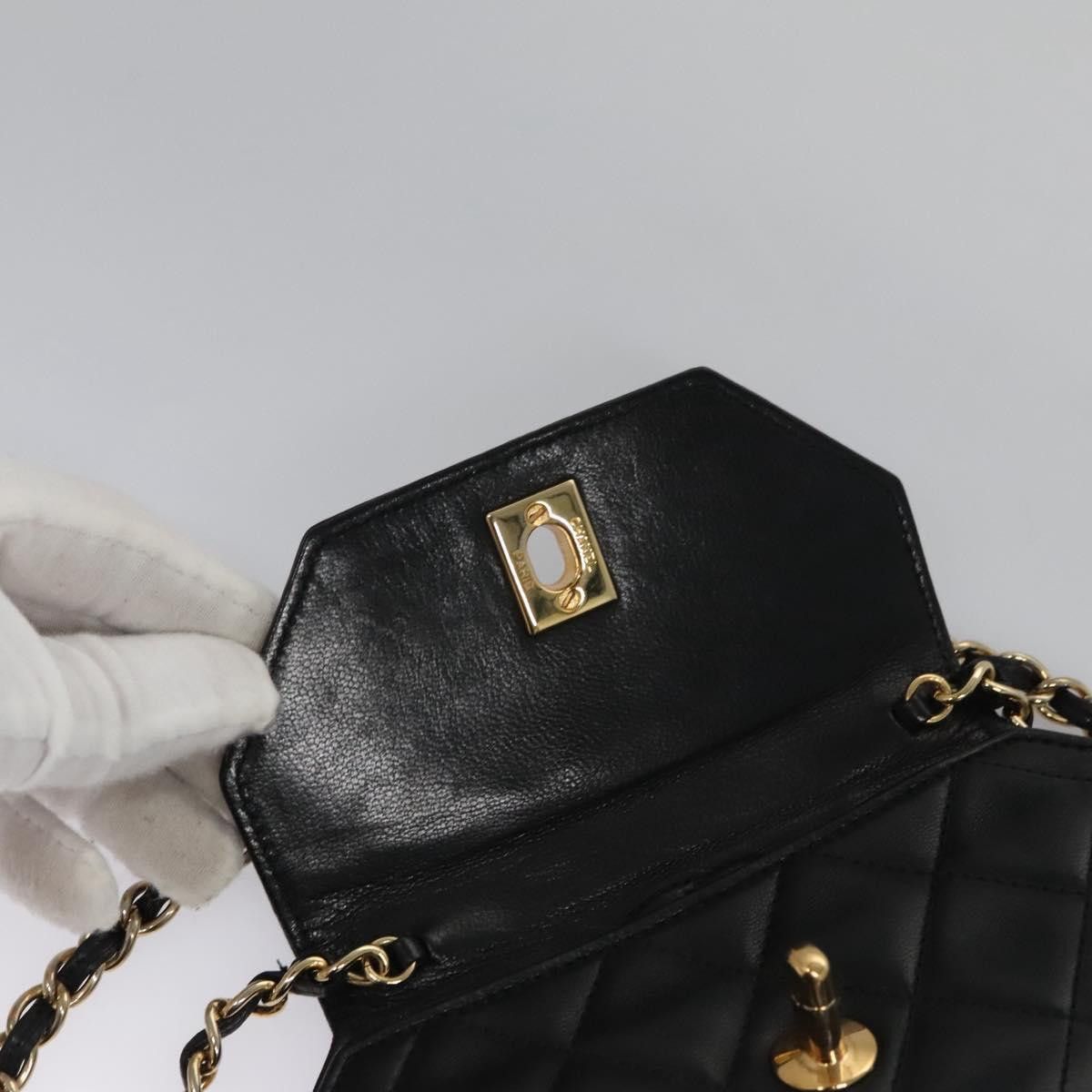 Chanel Chanel Vintage Octagon CC Flap Bag Quilted Leather Size ONE SIZE - 18 Thumbnail