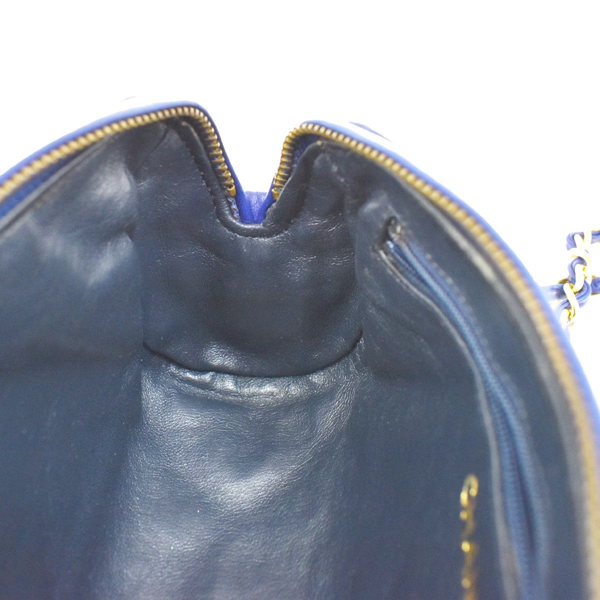 Chanel Chanel Vintage Diamond CC Barrel Bag Quilted Leather Size ONE SIZE - 15 Thumbnail