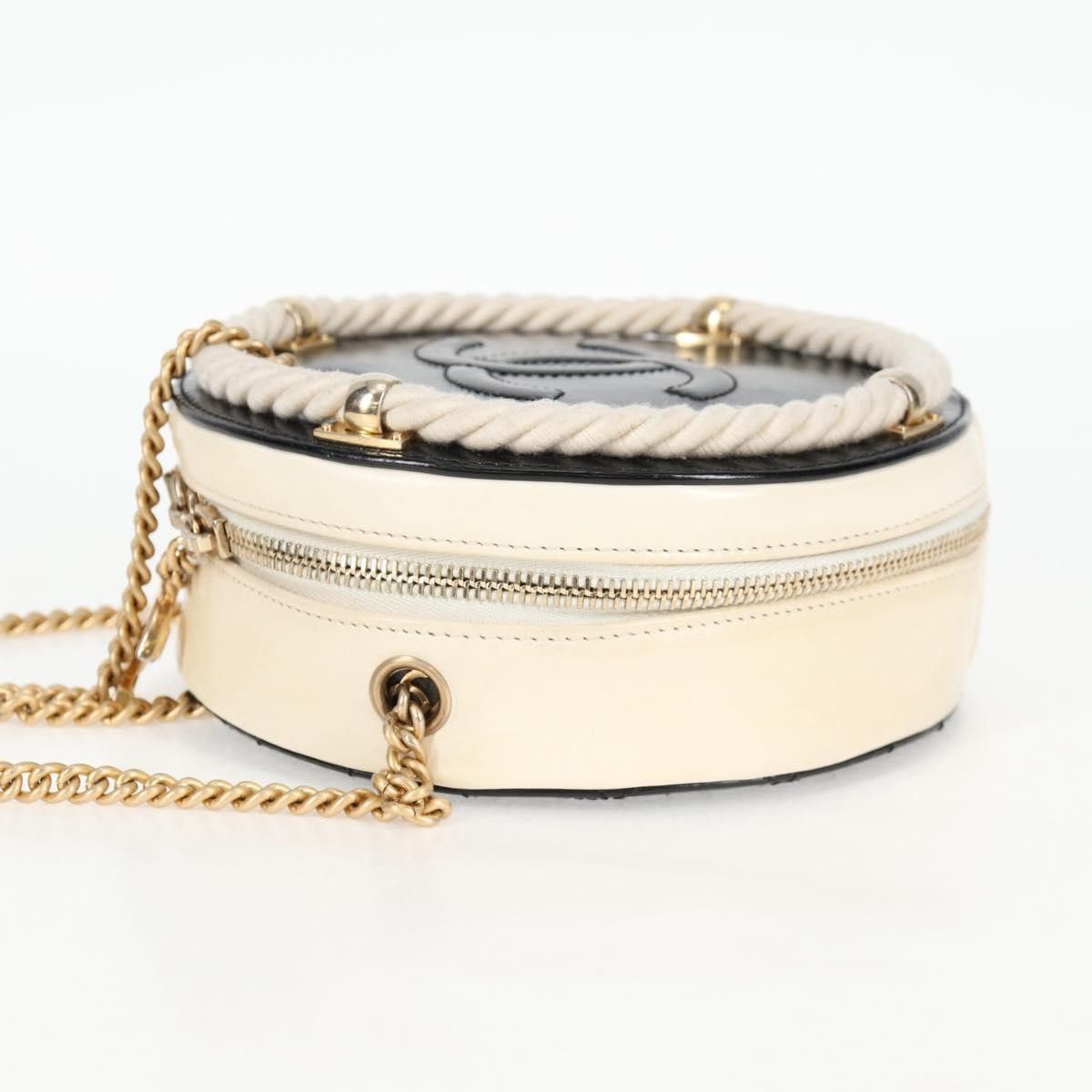 Chanel Chanel En Vogue Round Bag Crumpled Calfskin Size ONE SIZE - 3 Thumbnail