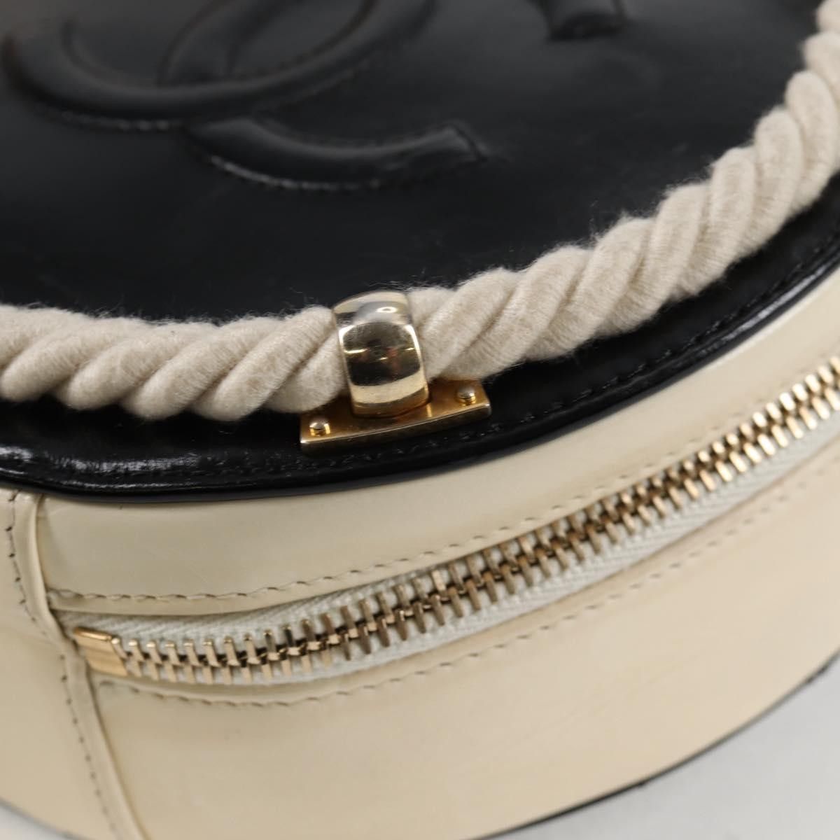 Chanel Chanel En Vogue Round Bag Crumpled Calfskin Size ONE SIZE - 11 Thumbnail