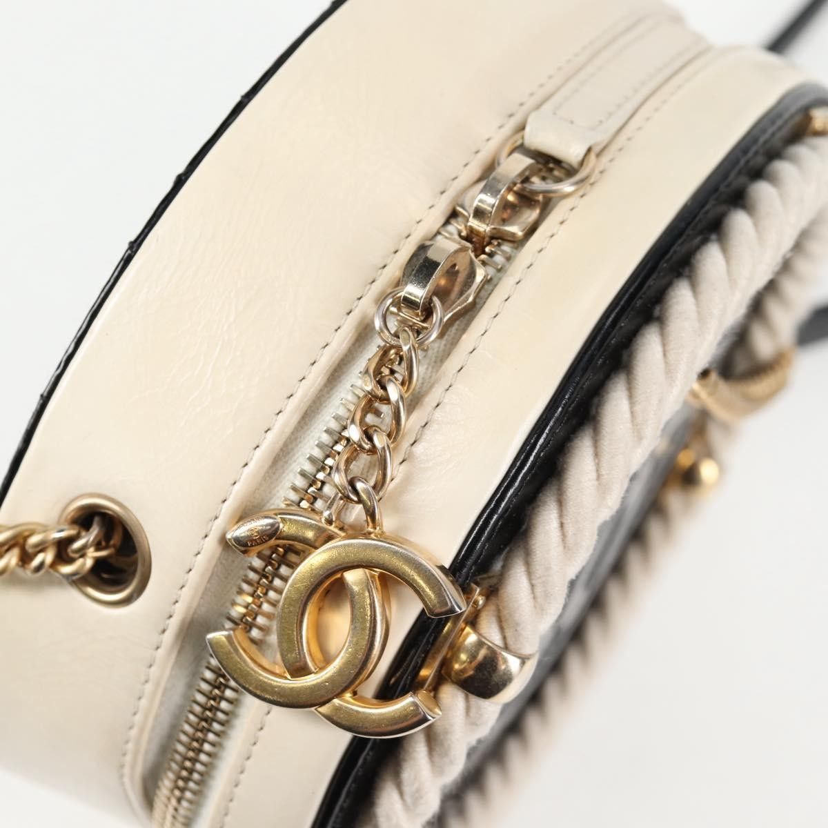 Chanel Chanel En Vogue Round Bag Crumpled Calfskin Size ONE SIZE - 17 Thumbnail