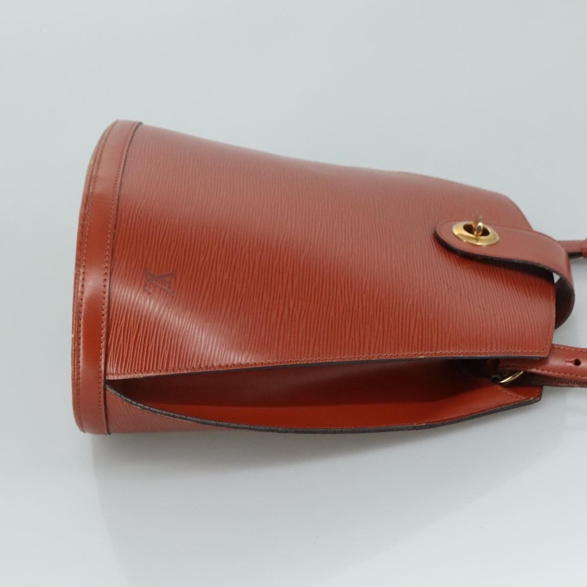 Louis Vuitton Louis Vuitton Cluny Shoulder Bag Epi Leather Size ONE SIZE - 4 Thumbnail