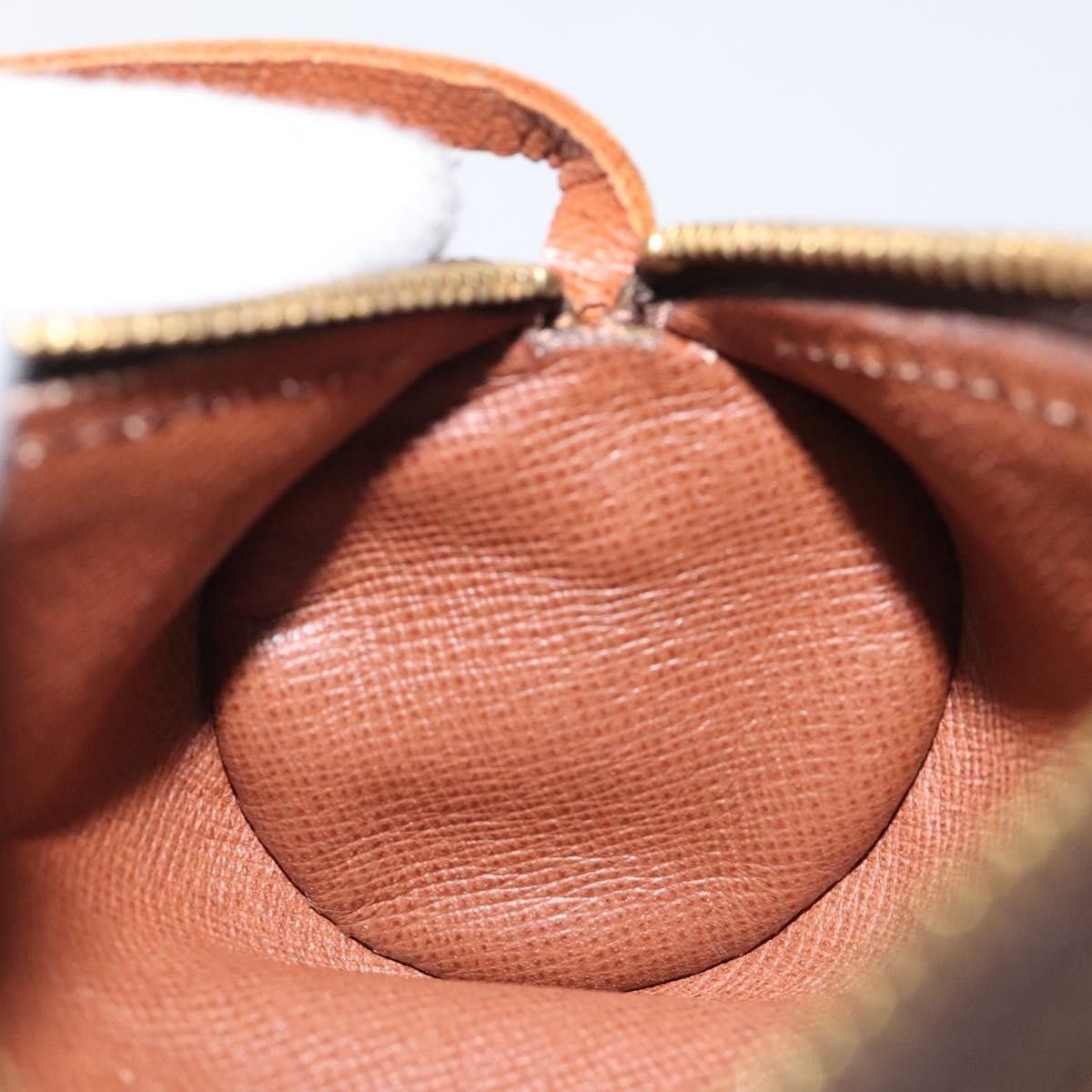 Louis Vuitton Louis Vuitton Papillon Pochette Monogram Canvas Size ONE SIZE - 16 Thumbnail