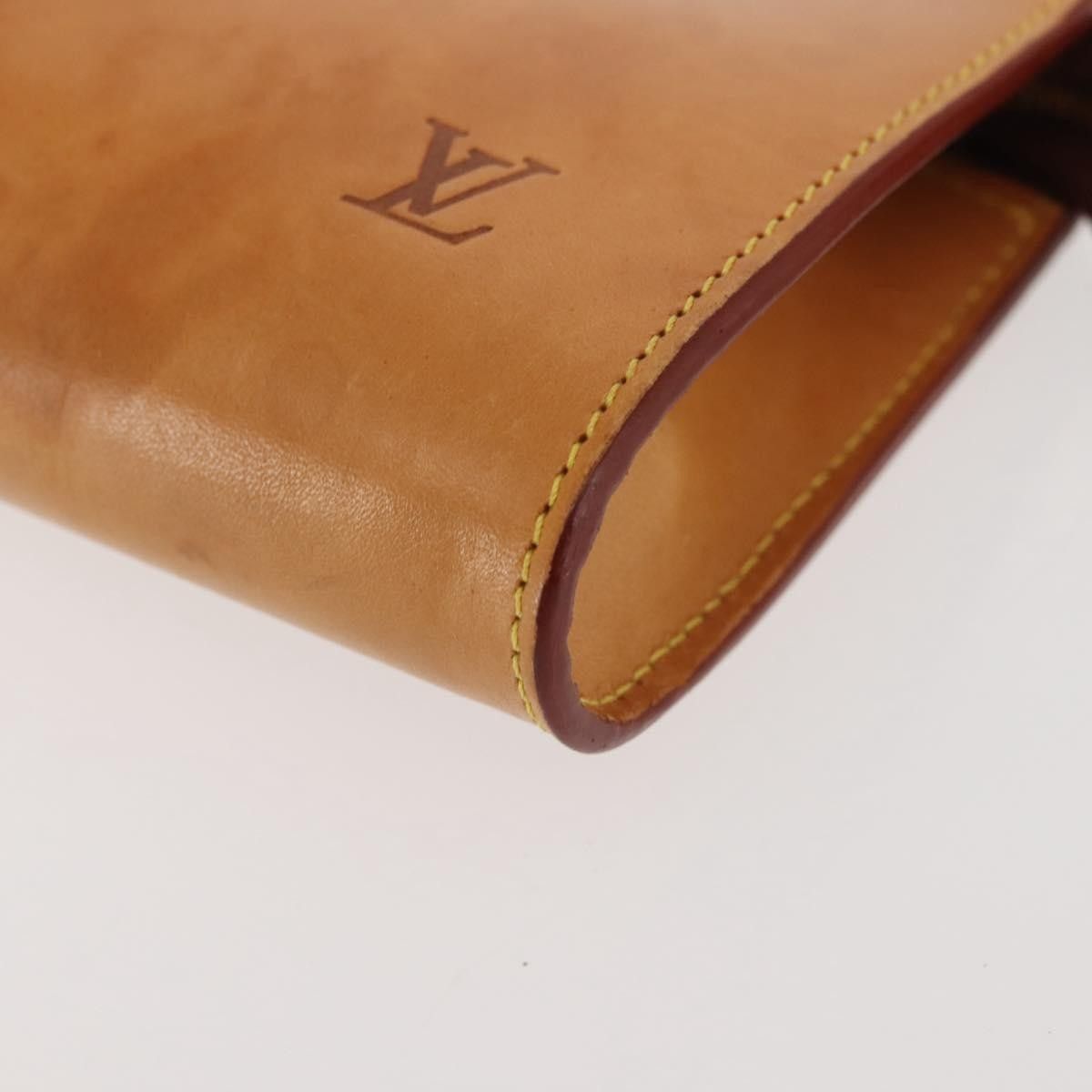 Louis Vuitton Louis Vuitton Bucket Pouch Leather Size ONE SIZE - 9 Thumbnail
