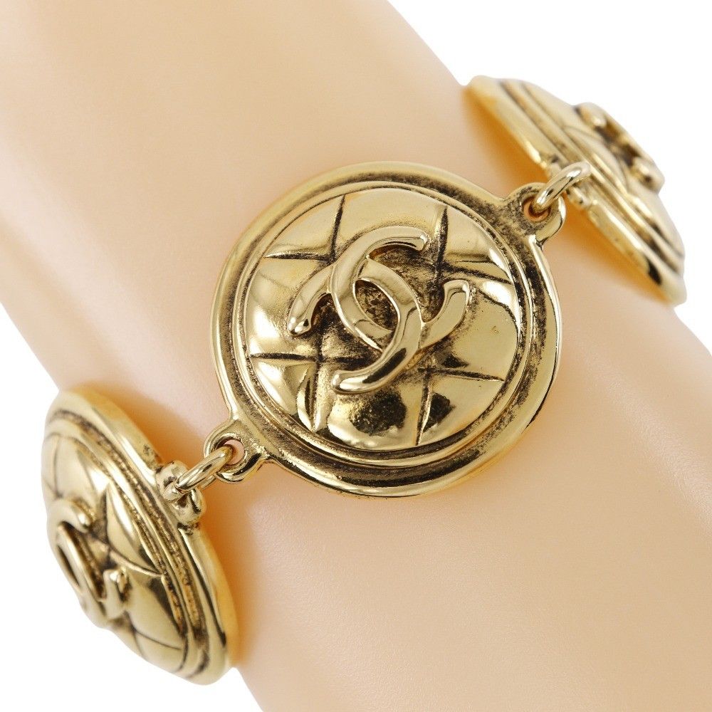 Chanel Chanel Vintage CC Quilted Medallion Bracelet Metal Size ONE SIZE - 4 Thumbnail