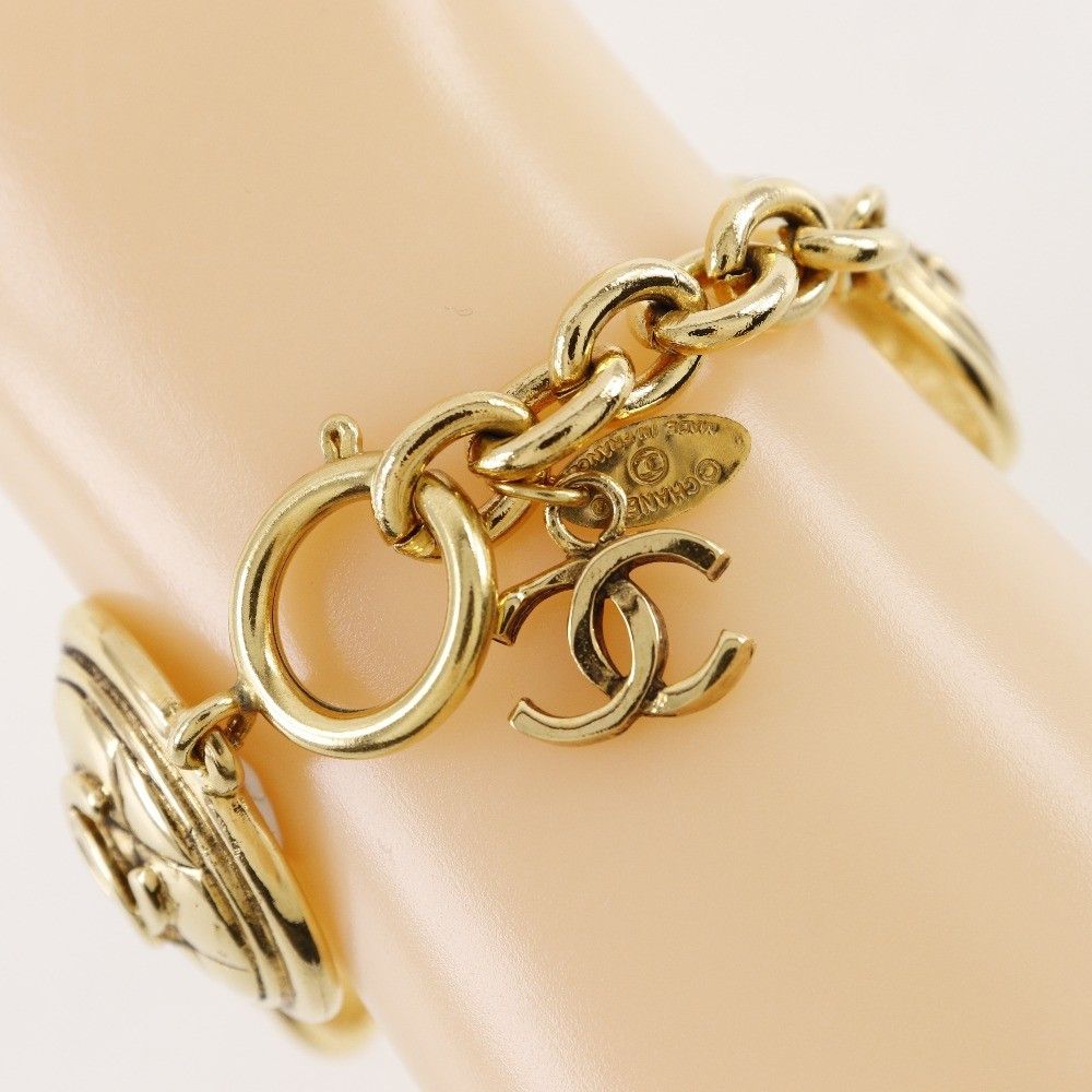 Chanel Chanel Vintage CC Quilted Medallion Bracelet Metal Size ONE SIZE - 5 Thumbnail