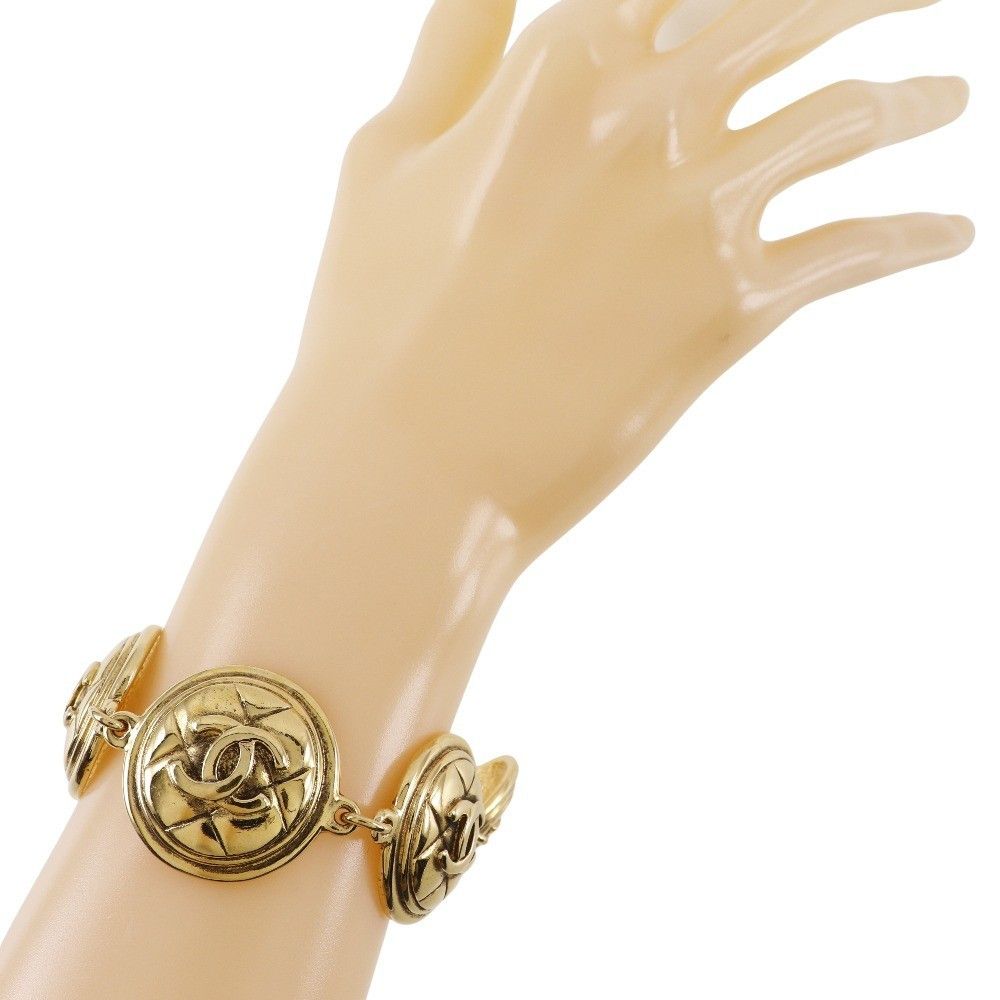 Chanel Chanel Vintage CC Quilted Medallion Bracelet Metal Size ONE SIZE - 9 Thumbnail