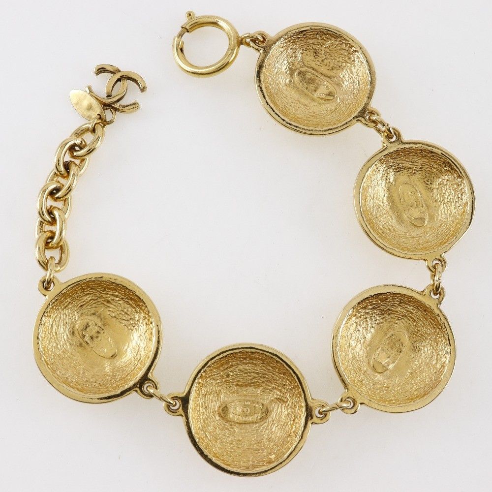 Chanel Chanel Vintage CC Quilted Medallion Bracelet Metal Size ONE SIZE - 2 Thumbnail