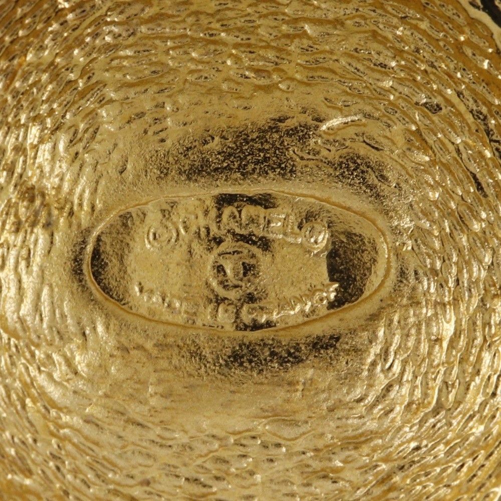 Chanel Chanel Vintage CC Quilted Medallion Bracelet Metal Size ONE SIZE - 8 Thumbnail