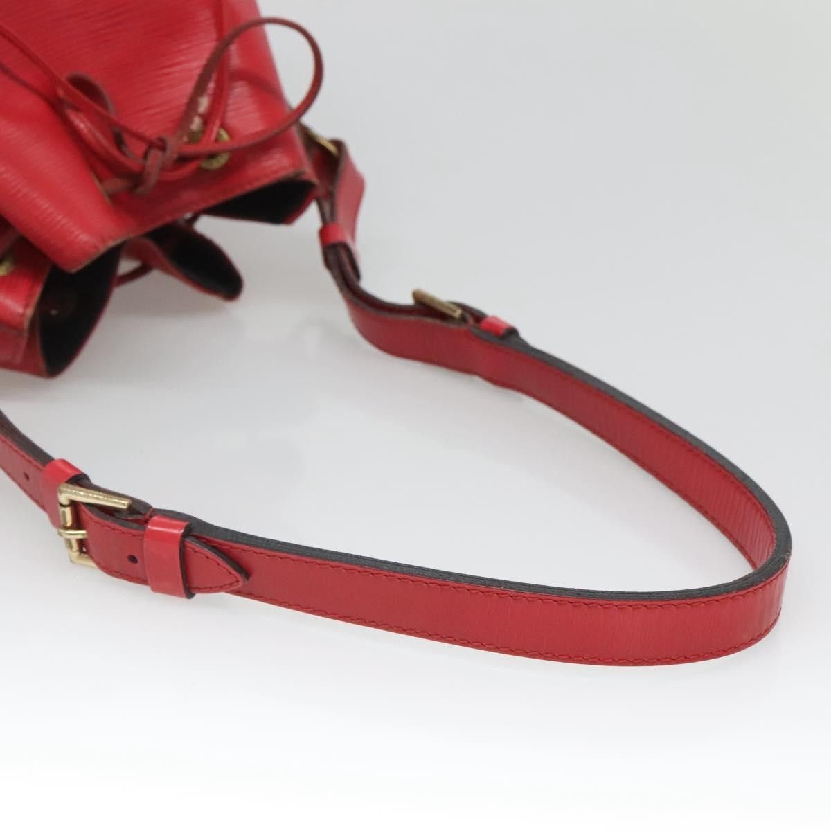 Louis Vuitton Louis Vuitton Petit Noe Handbag Epi Leather Size ONE SIZE - 7 Thumbnail