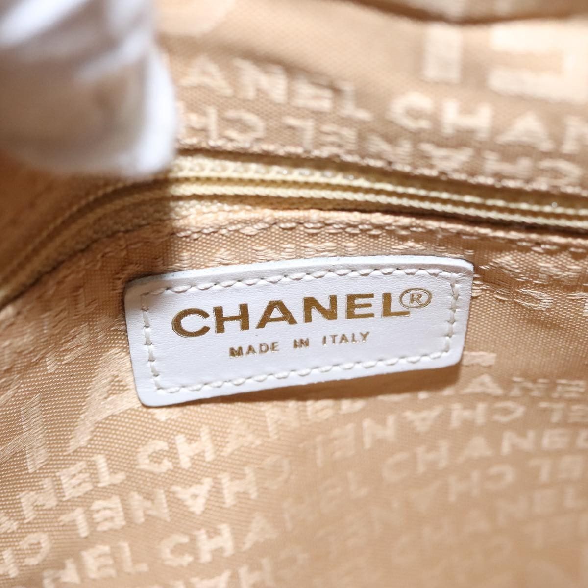 Chanel Chanel Chocolate Bar CC Shoulder Bag Quilted Leather Size ONE SIZE - 6 Thumbnail