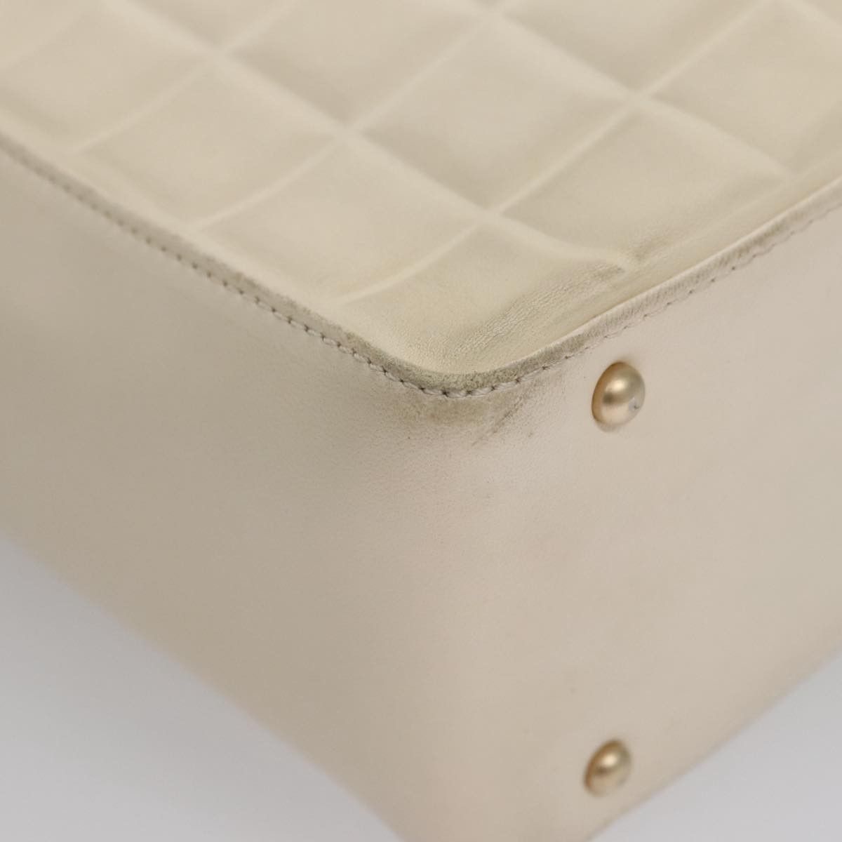 Chanel Chanel Chocolate Bar CC Shoulder Bag Quilted Leather Size ONE SIZE - 9 Thumbnail