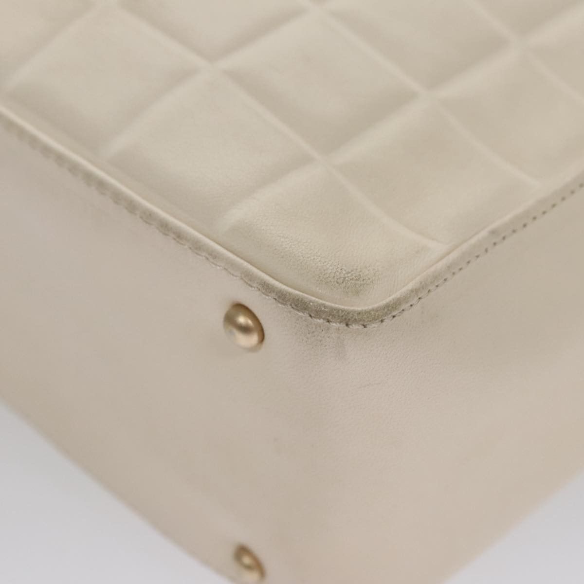 Chanel Chanel Chocolate Bar CC Shoulder Bag Quilted Leather Size ONE SIZE - 10 Thumbnail